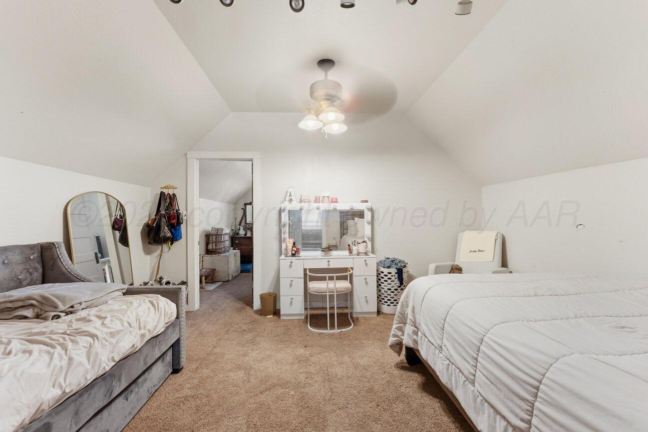 5211 RIVER Road