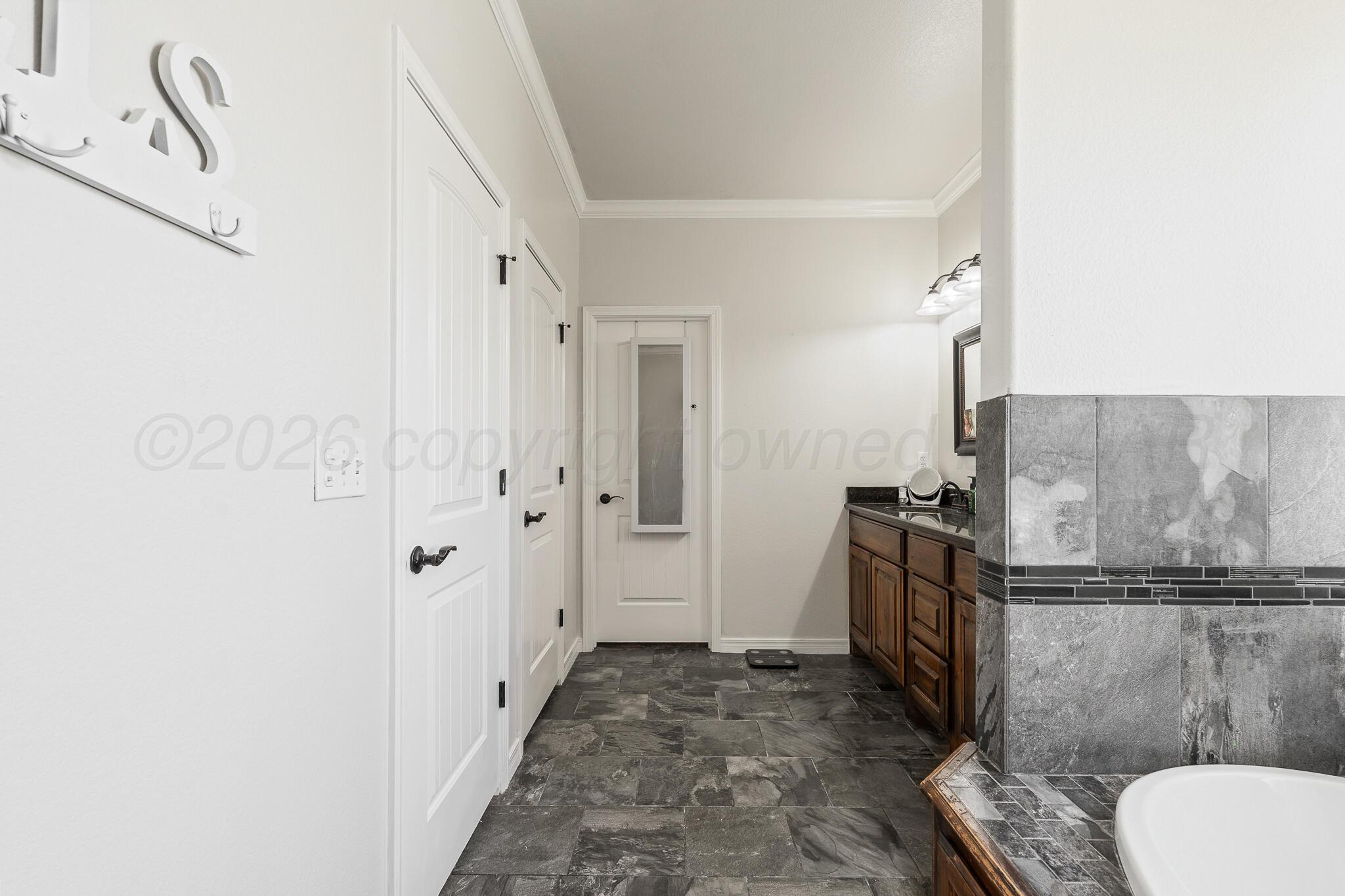 7550 OUTLOOK Avenue