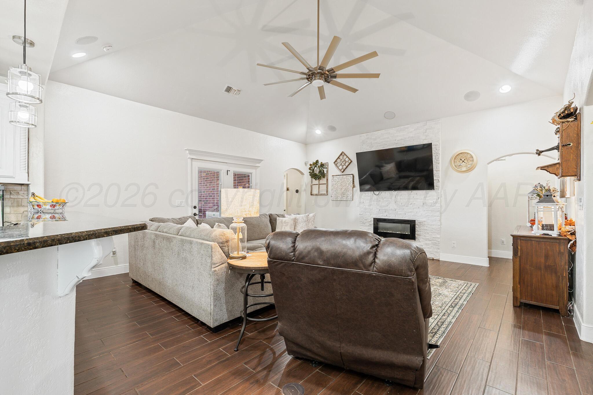 7550 OUTLOOK Avenue