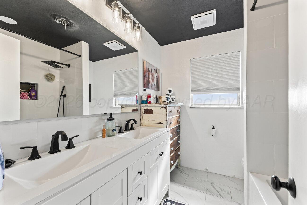 313 RAMADA Trail