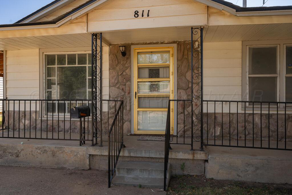 811 PITTSBURG Street