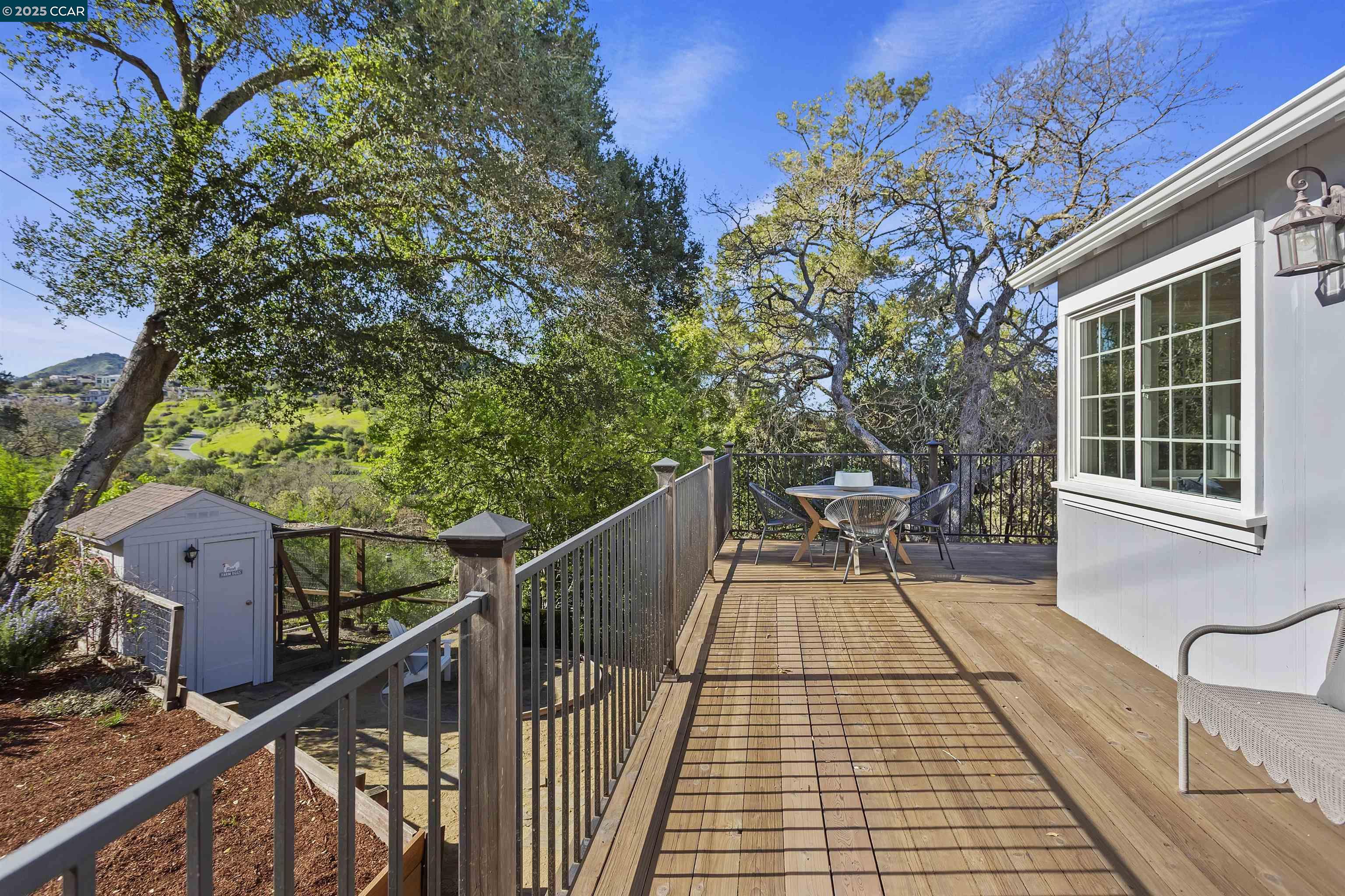 32 Sanborn Rd
