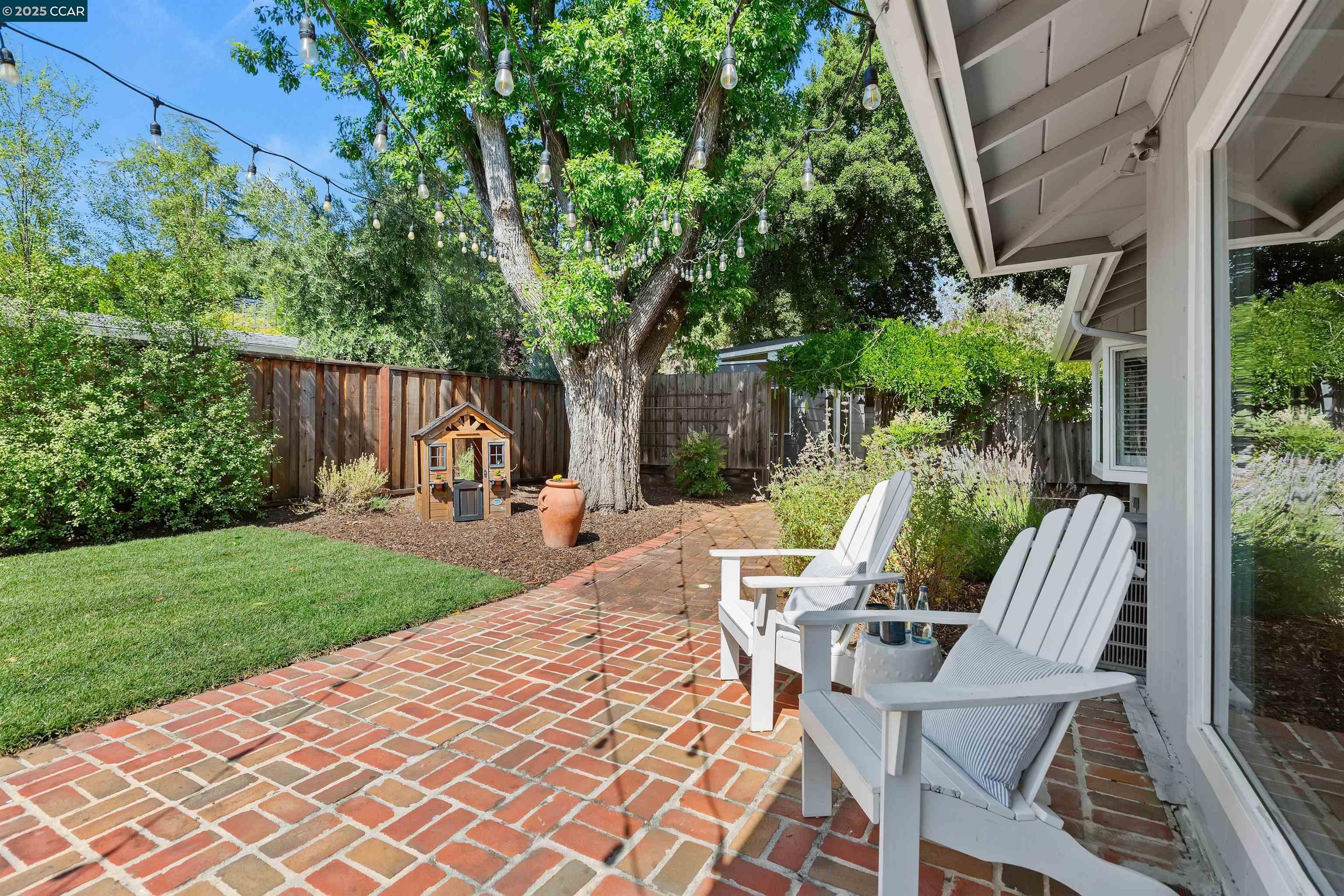 1848 Magnolia Way