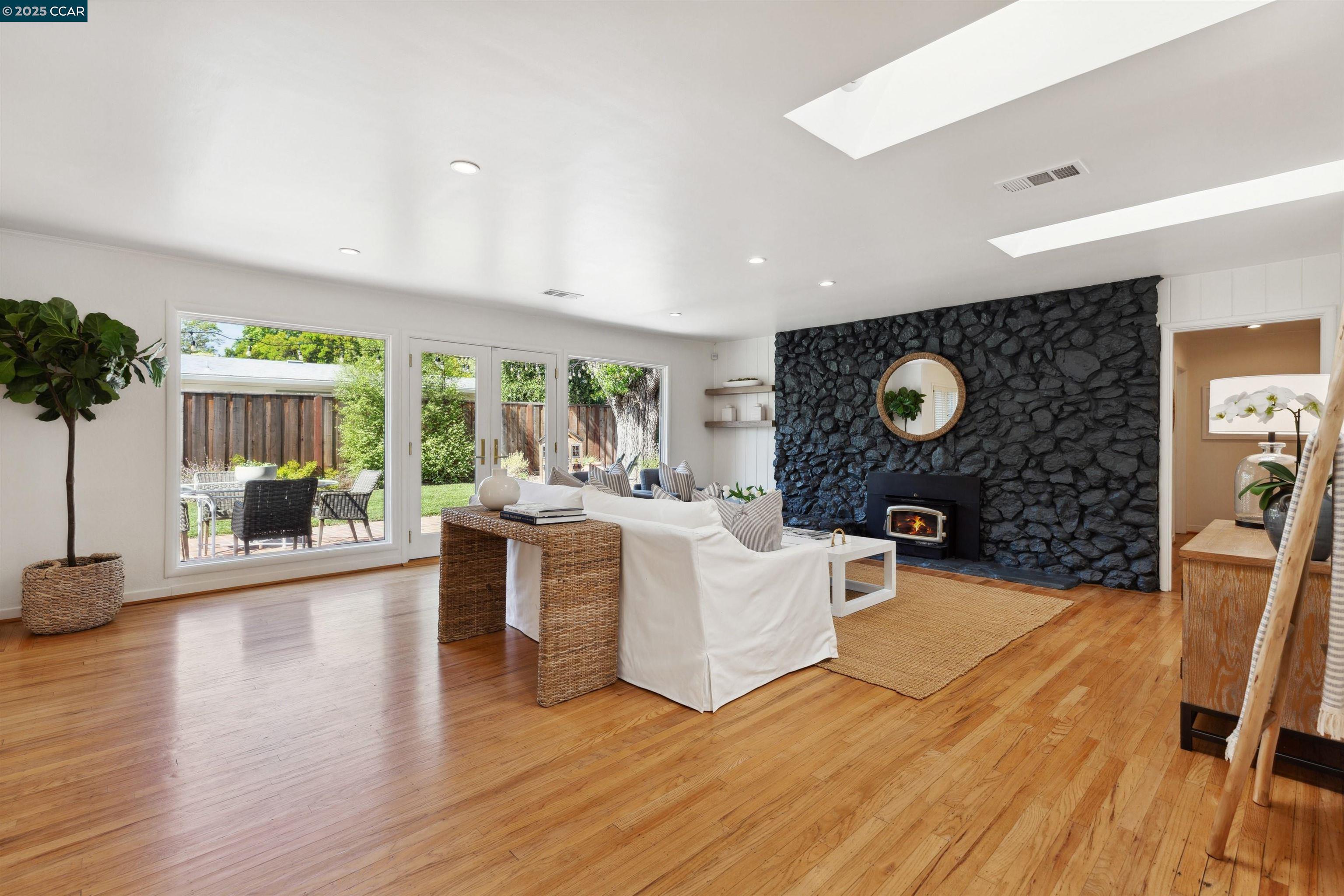 1848 Magnolia Way