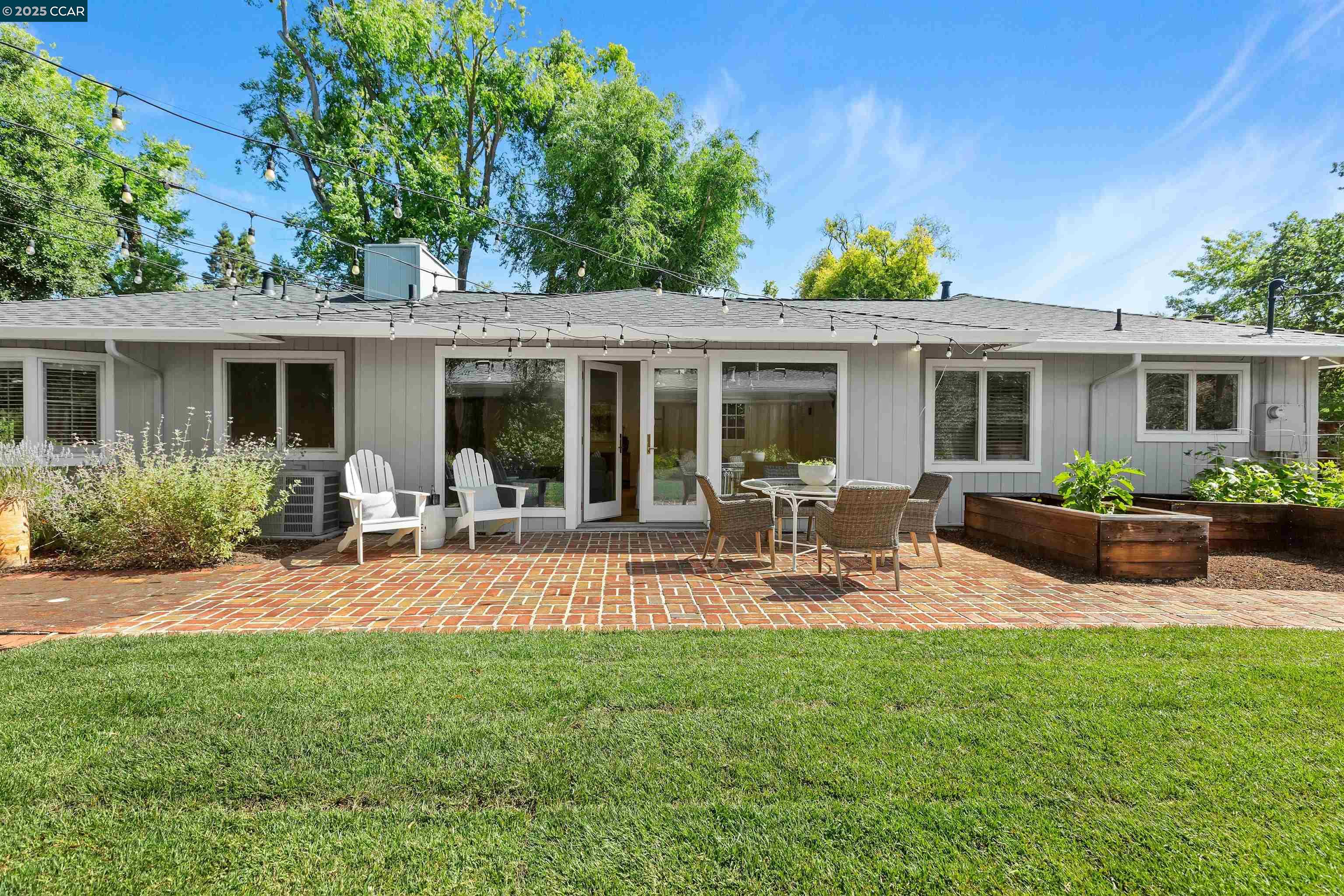 1848 Magnolia Way
