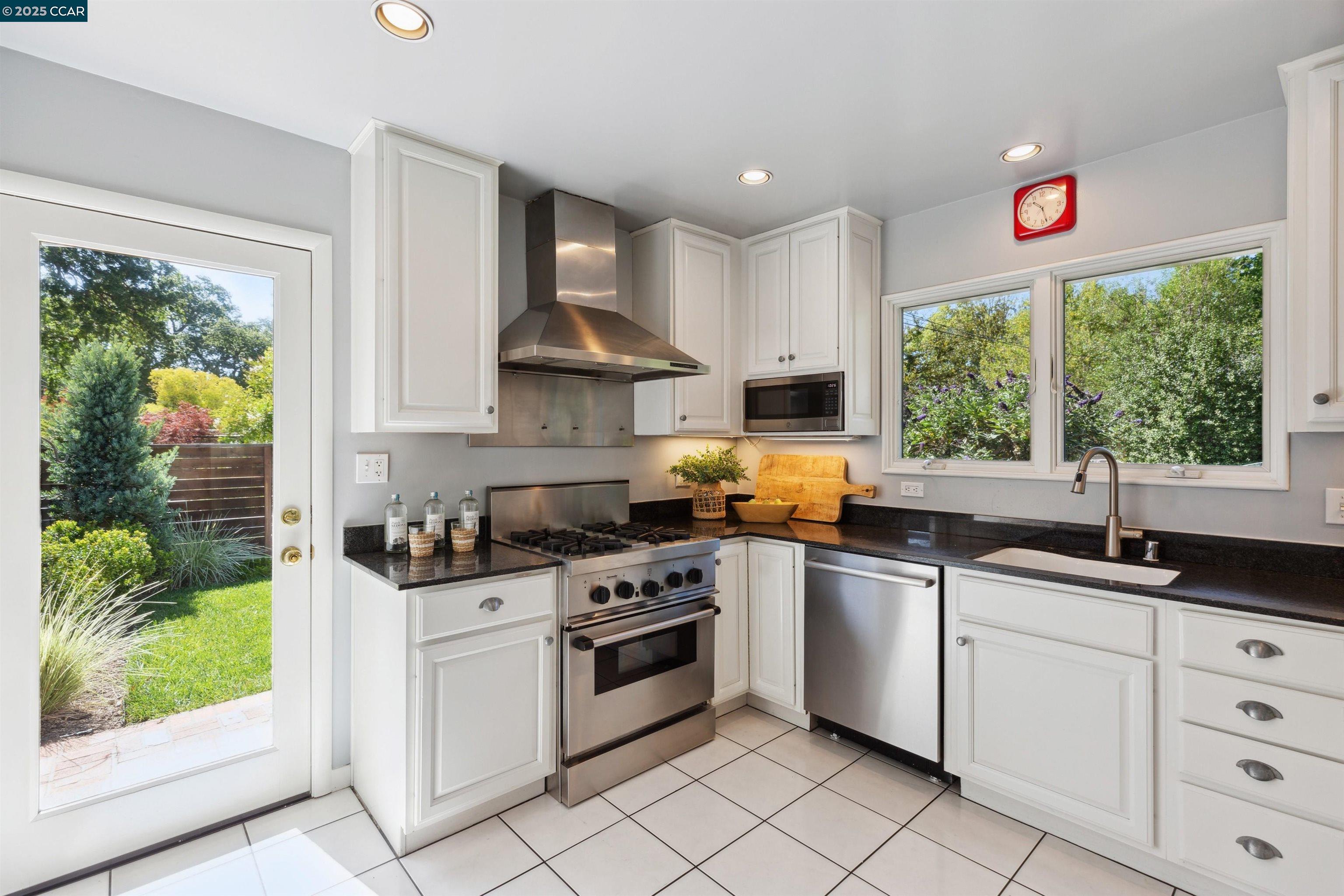 1848 Magnolia Way