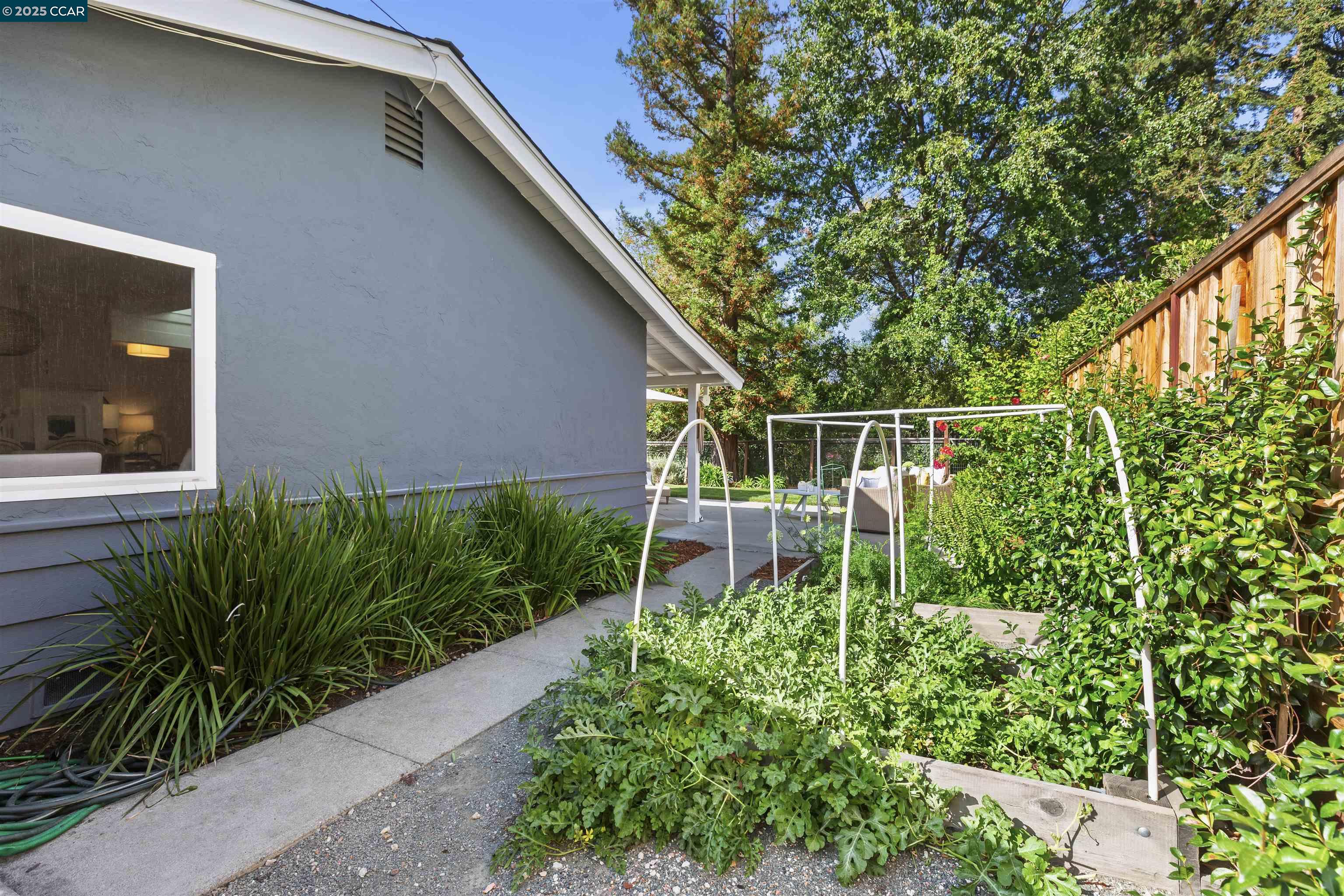23 Ross Dr