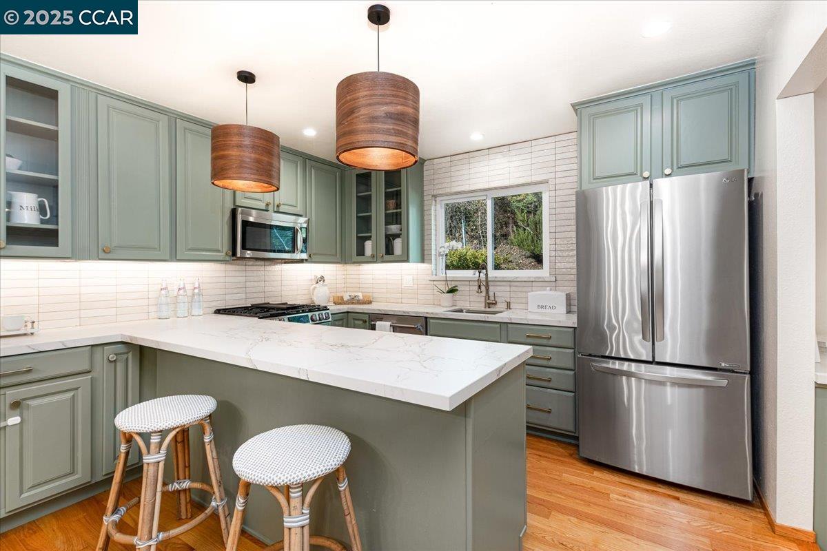 6701 Sobrante Rd, Oakland