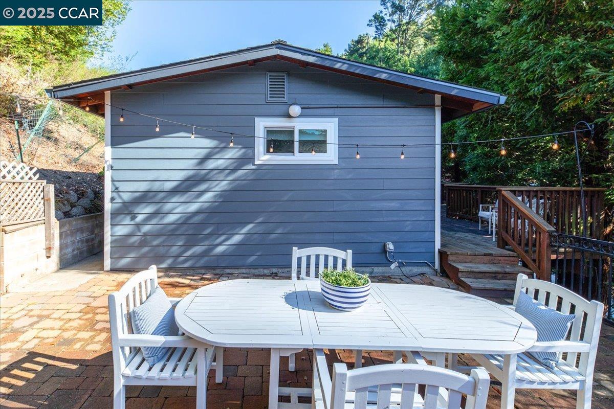6701 Sobrante Rd, Oakland