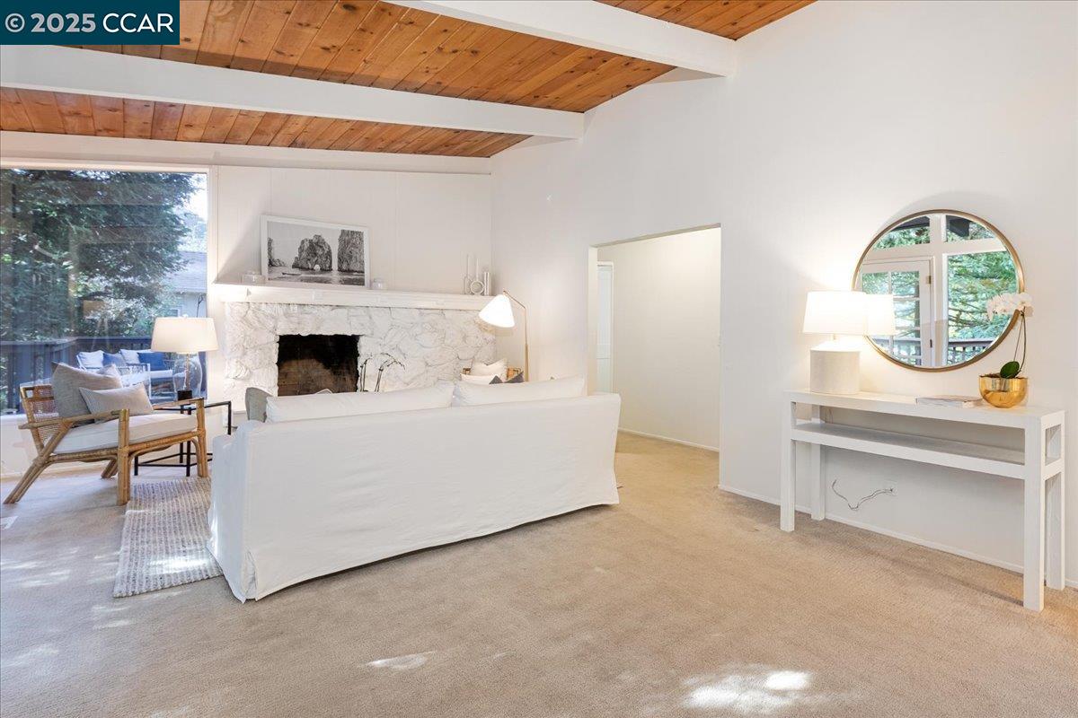 6701 Sobrante Rd, Oakland