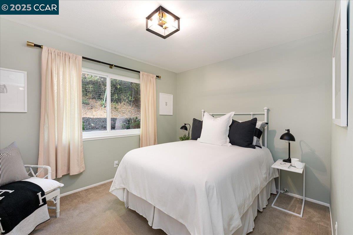 6701 Sobrante Rd, Oakland