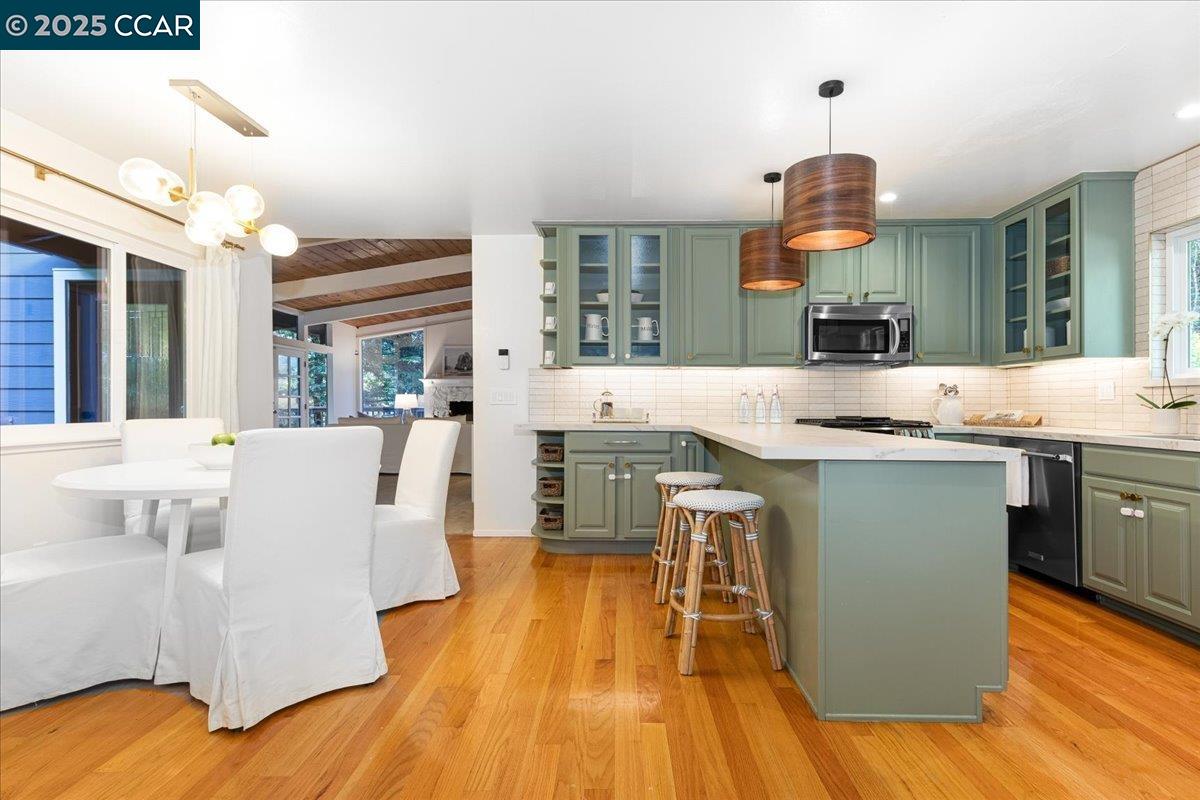 6701 Sobrante Rd, Oakland