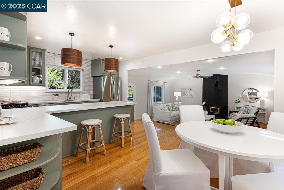 6701 Sobrante Rd, Oakland