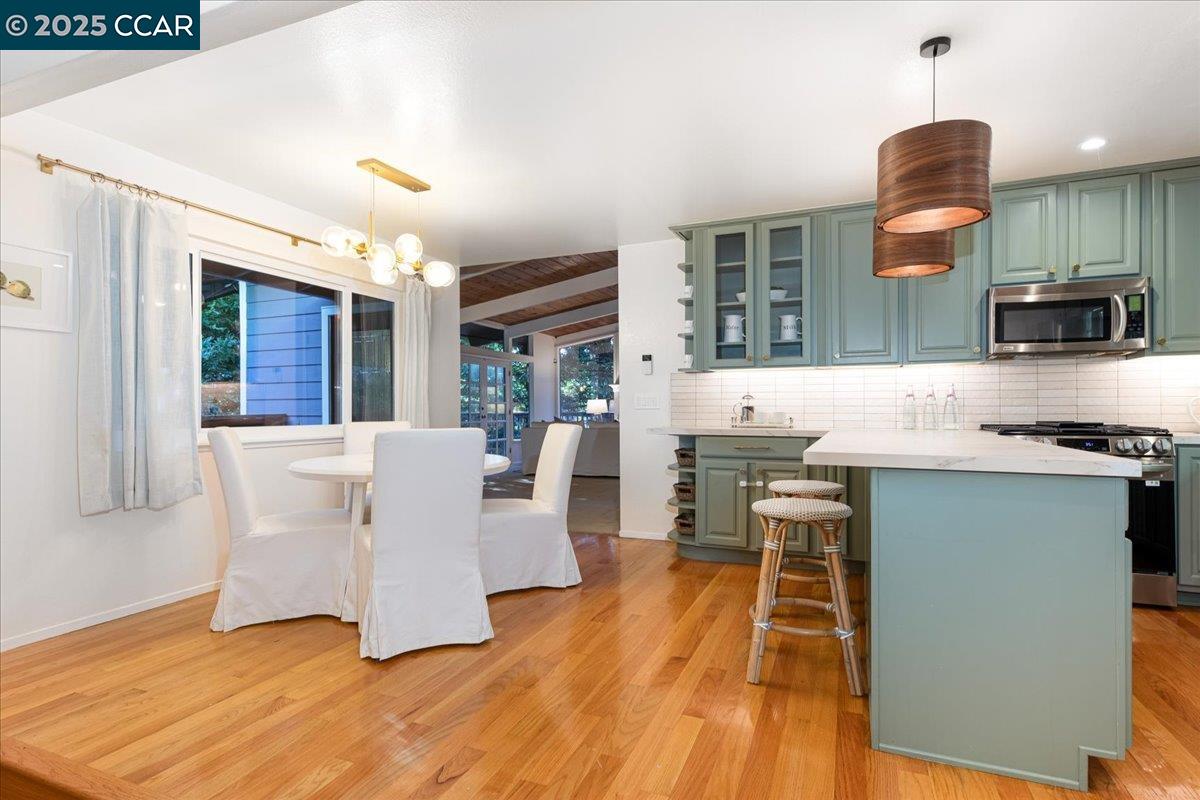 6701 Sobrante Rd, Oakland