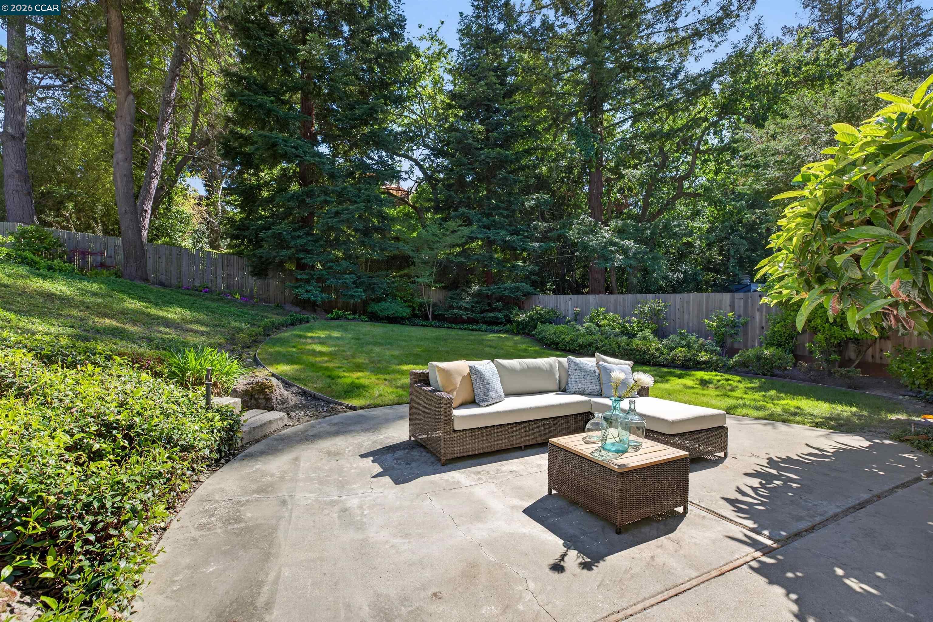 37 E Altarinda Dr