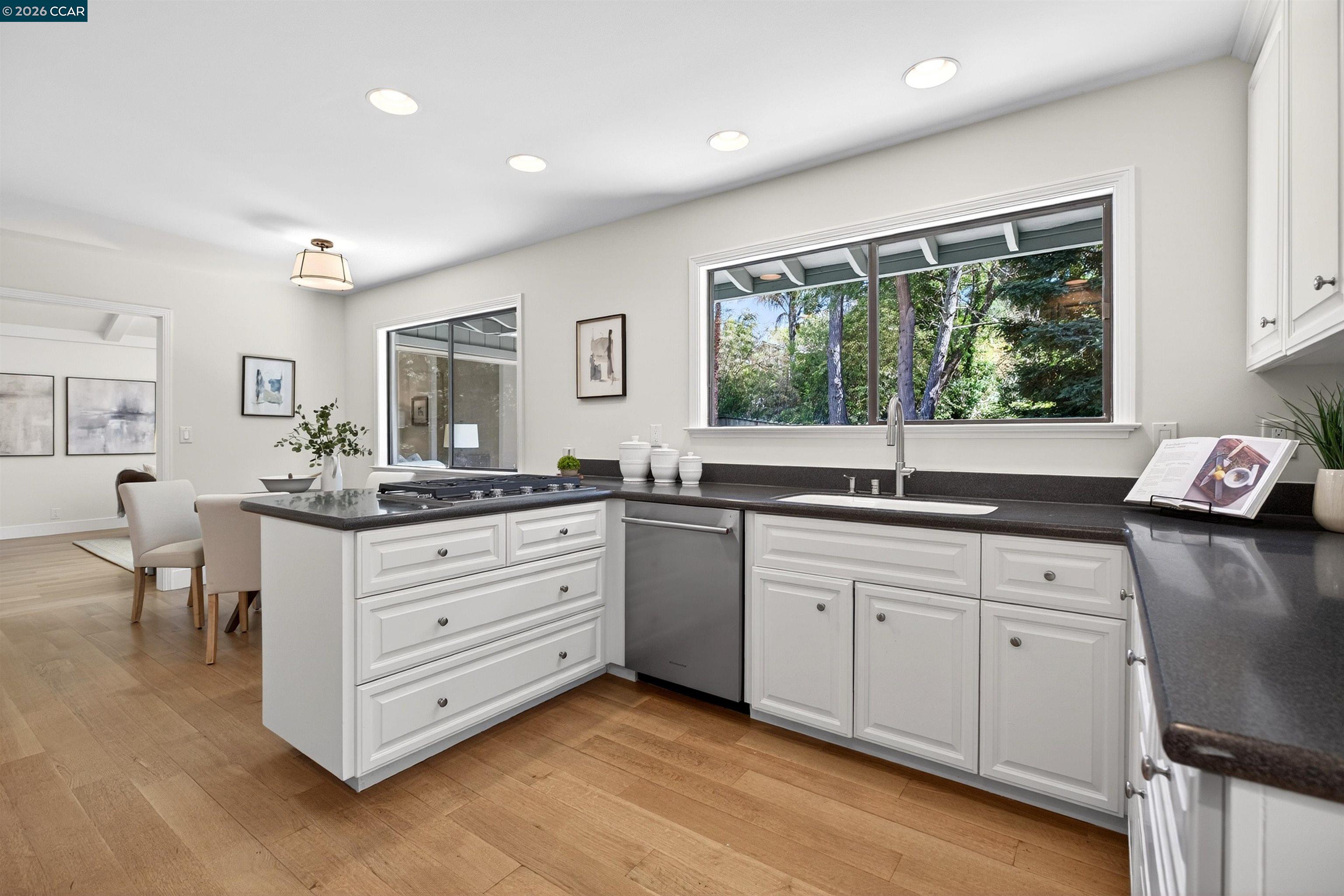 37 E Altarinda Dr