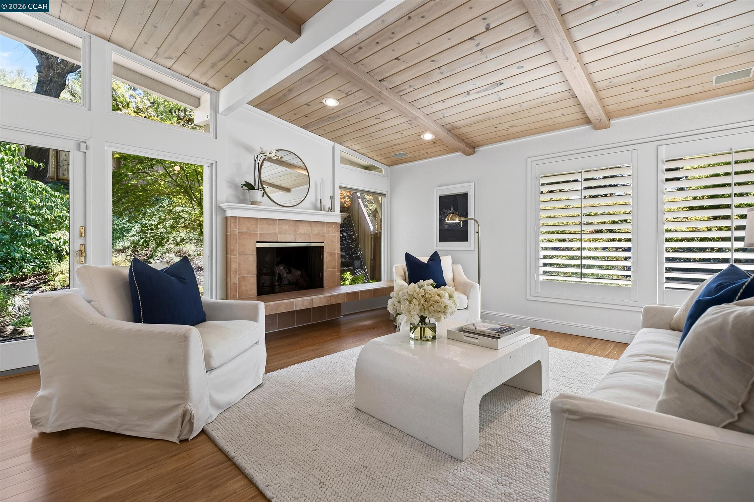456 Camino Sobrante