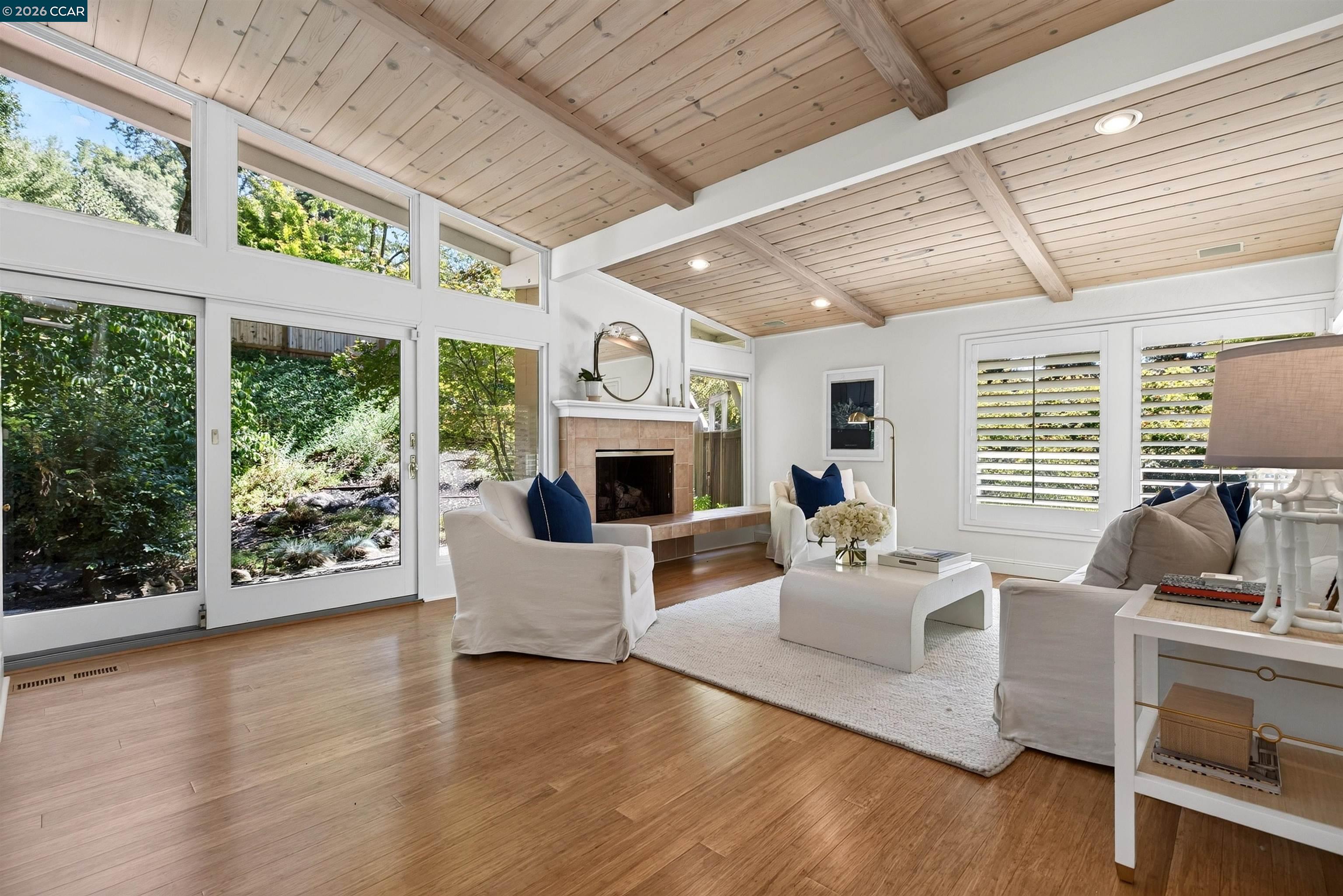 456 Camino Sobrante