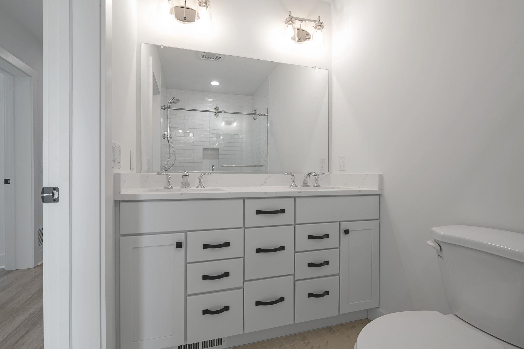 132 W Lavender Road Unit: West