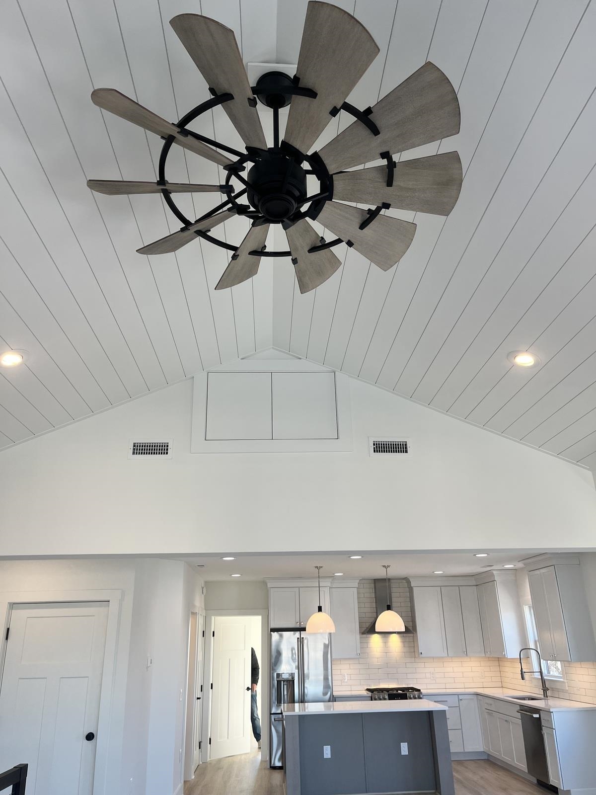 132 W Lavender Road Unit: West