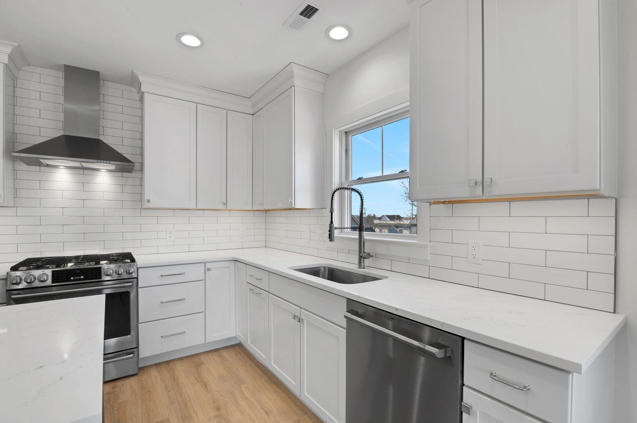 132 W Lavender Road Unit: West