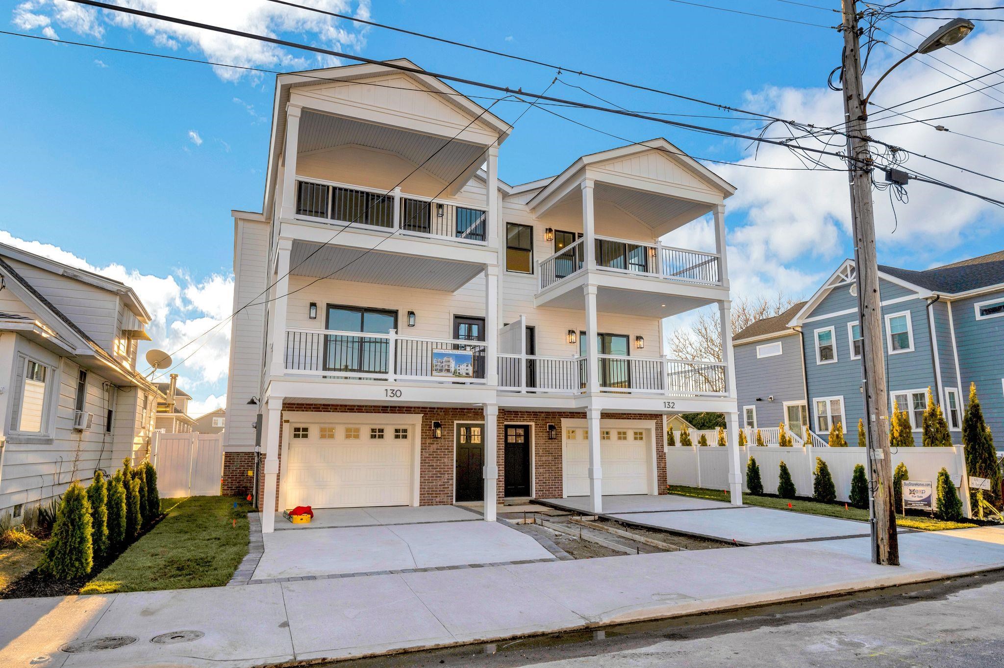 132 W Lavender Road Unit: West