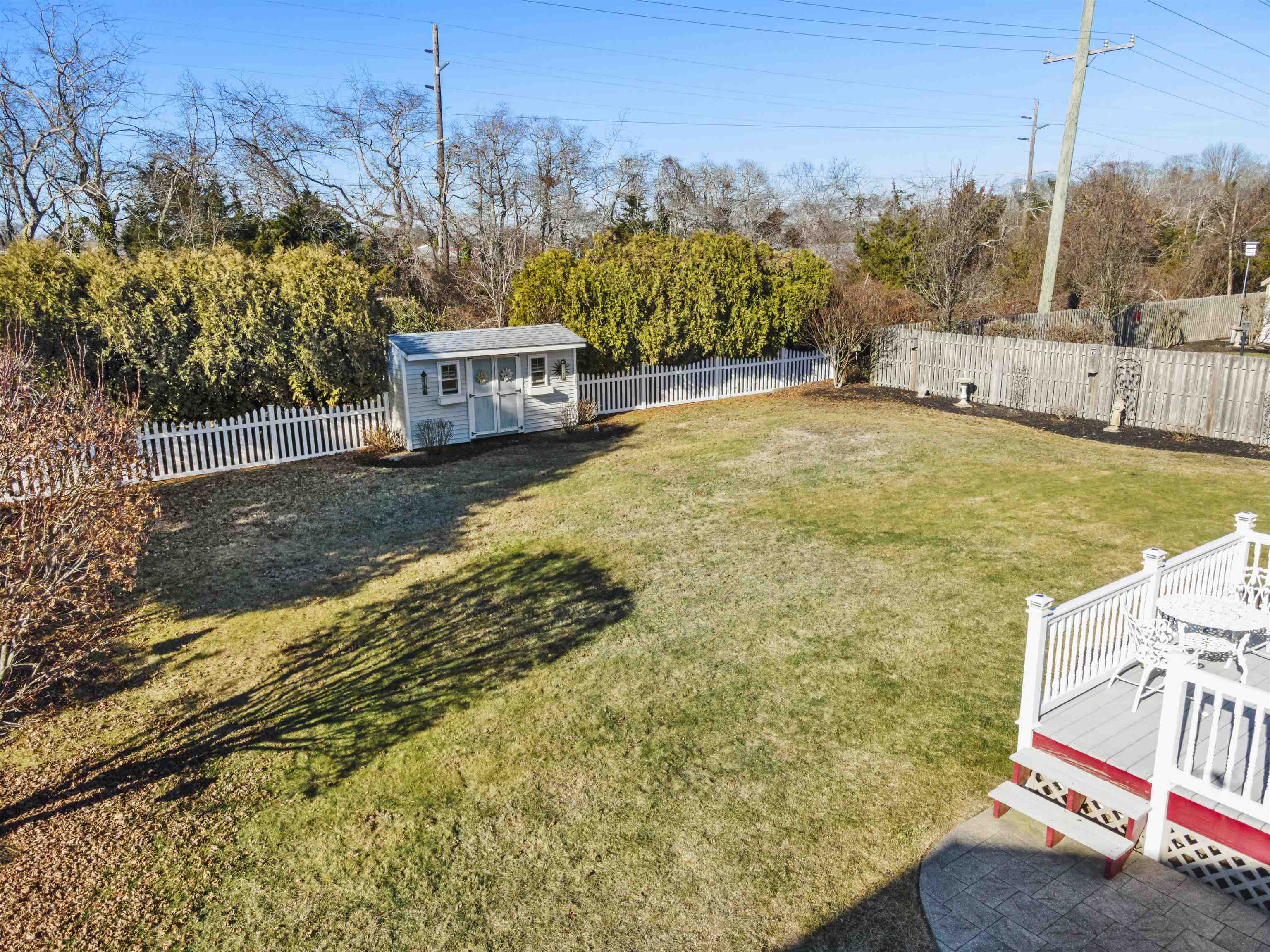 202 W Vineyard Court