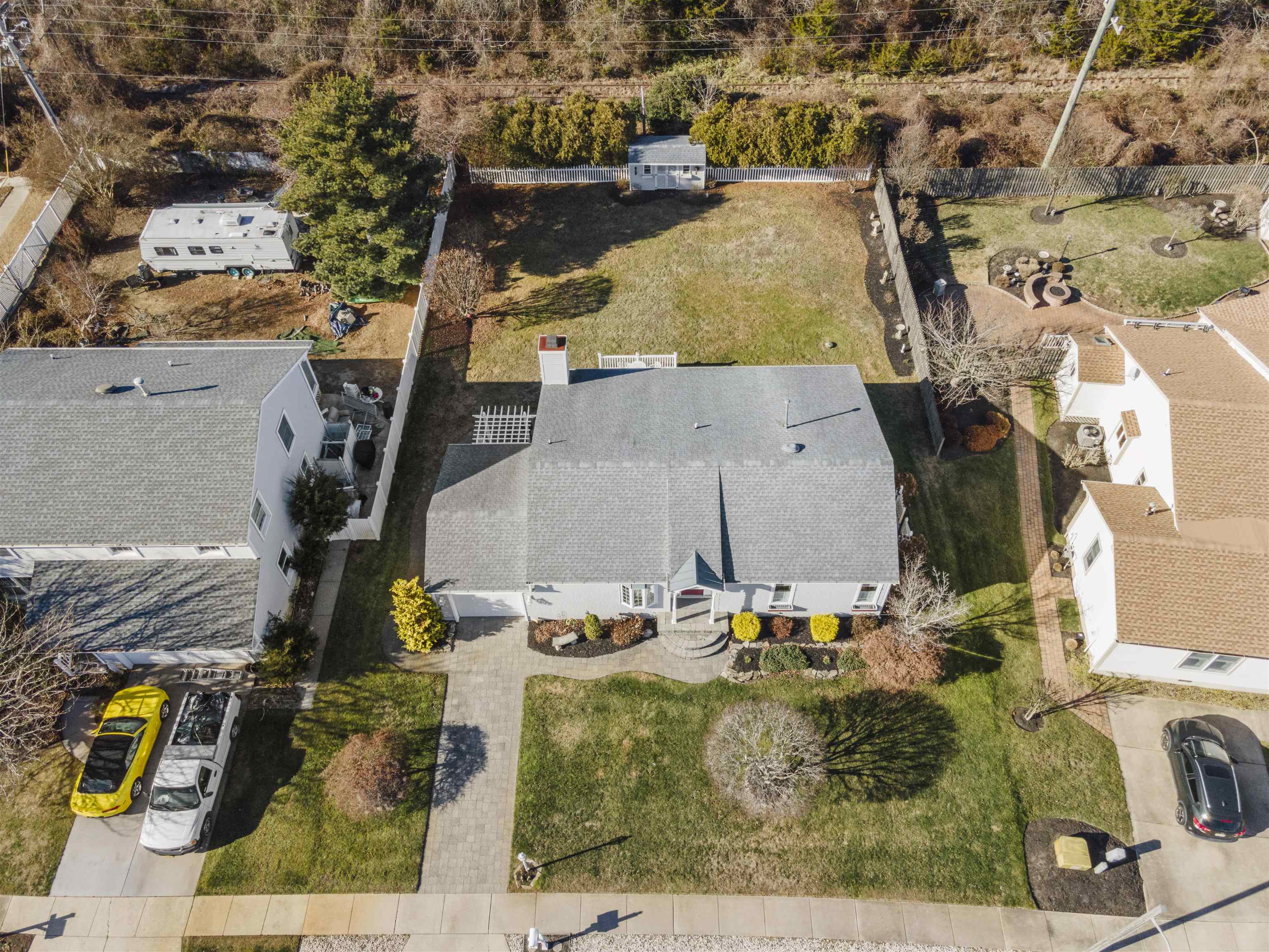 202 W Vineyard Court