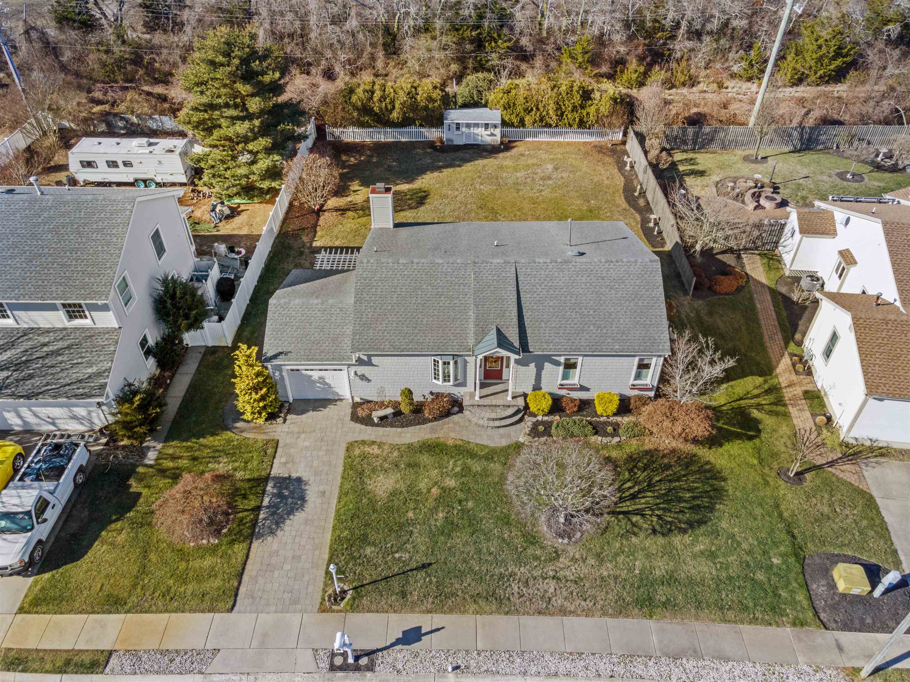 202 W Vineyard Court