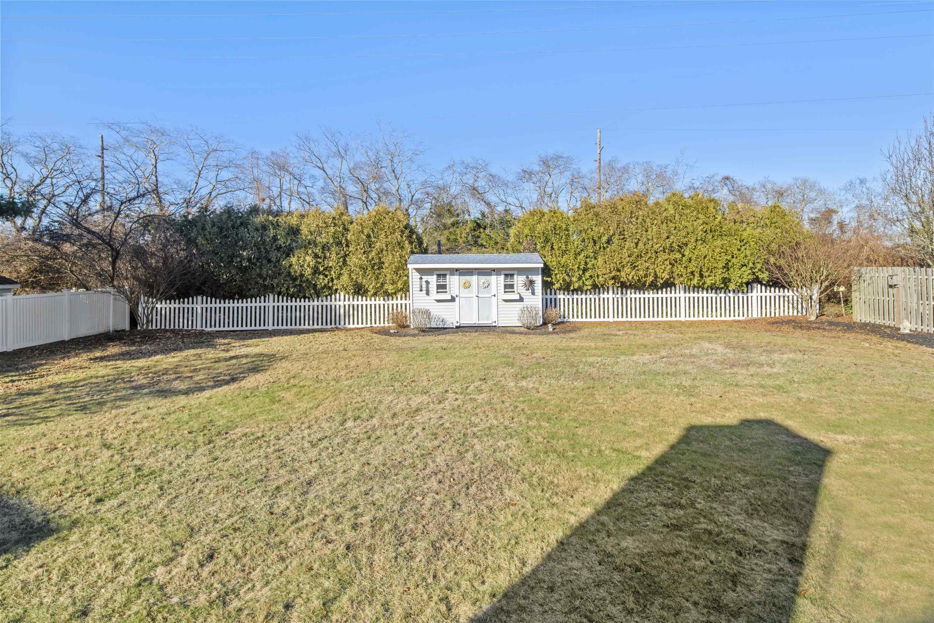202 W Vineyard Court