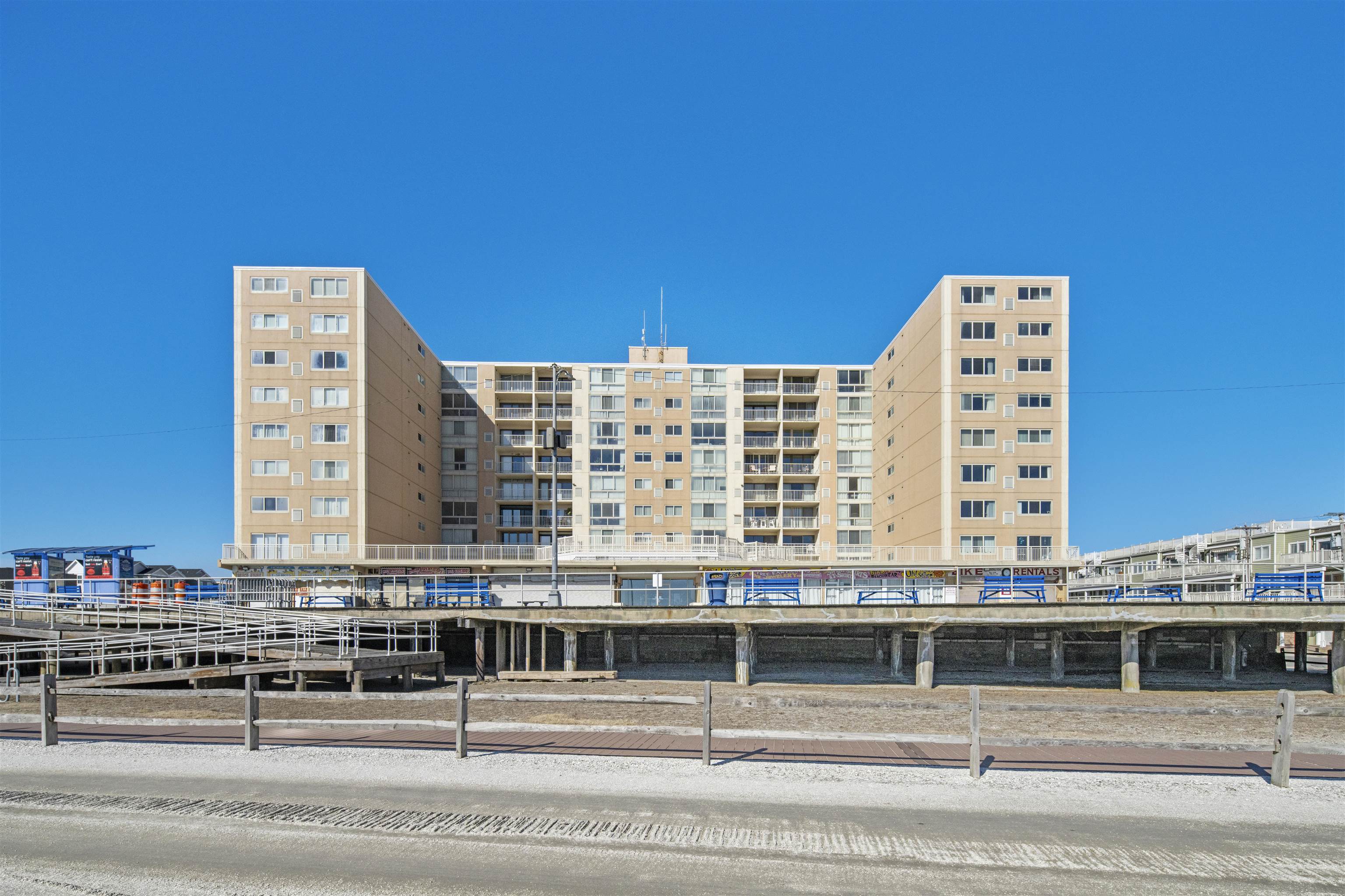 1900 Boardwalk Unit: 705