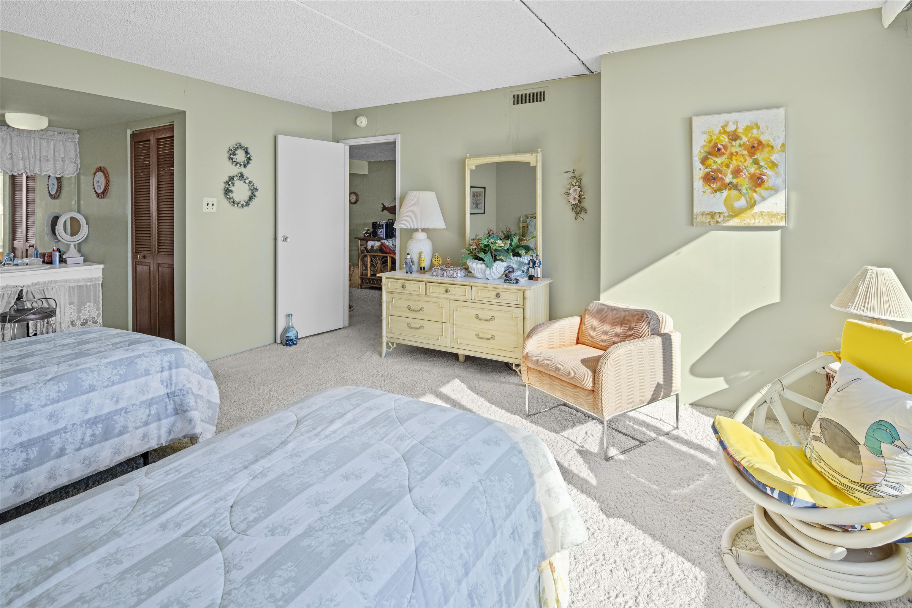 1900 Boardwalk Unit: 705