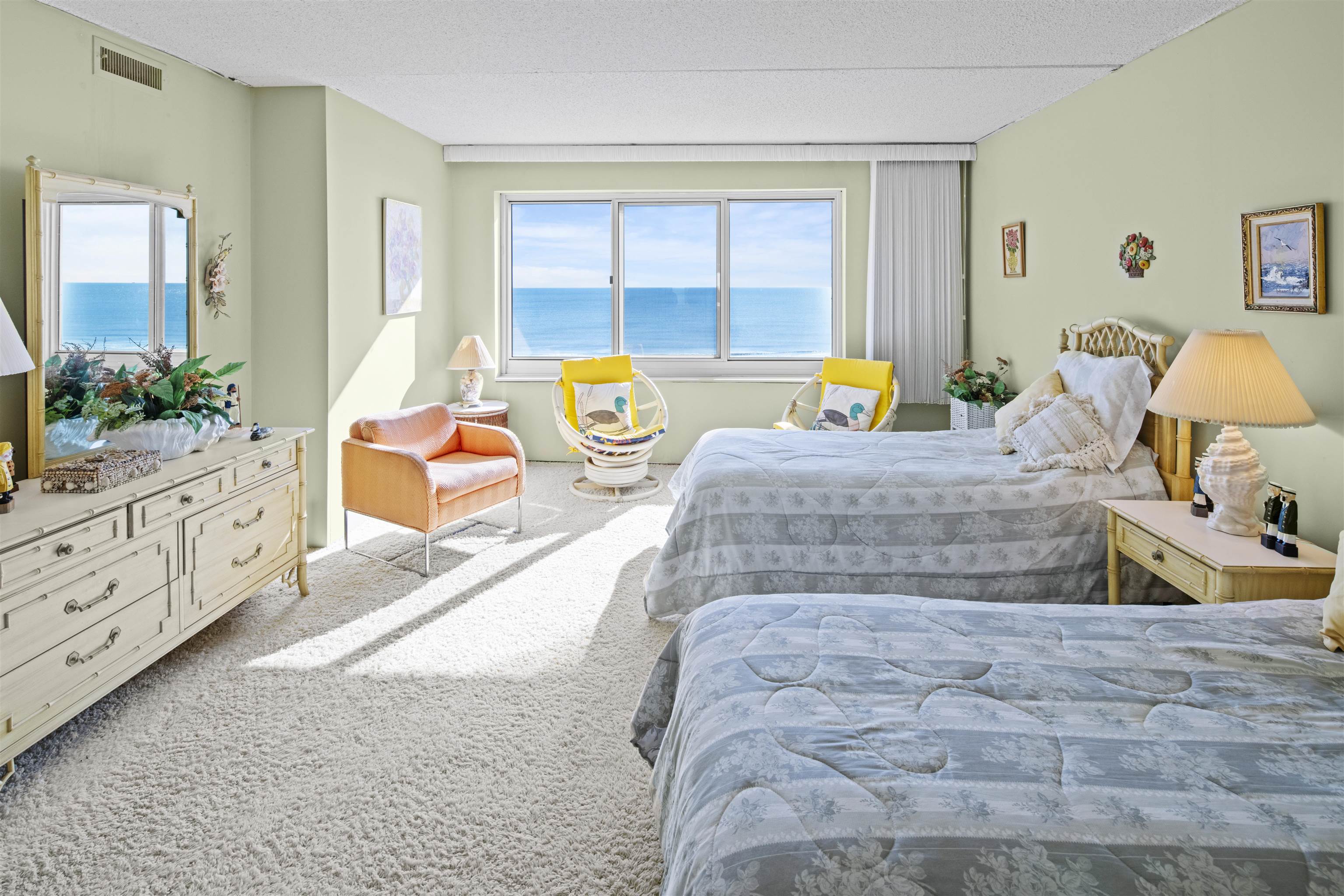 1900 Boardwalk Unit: 705