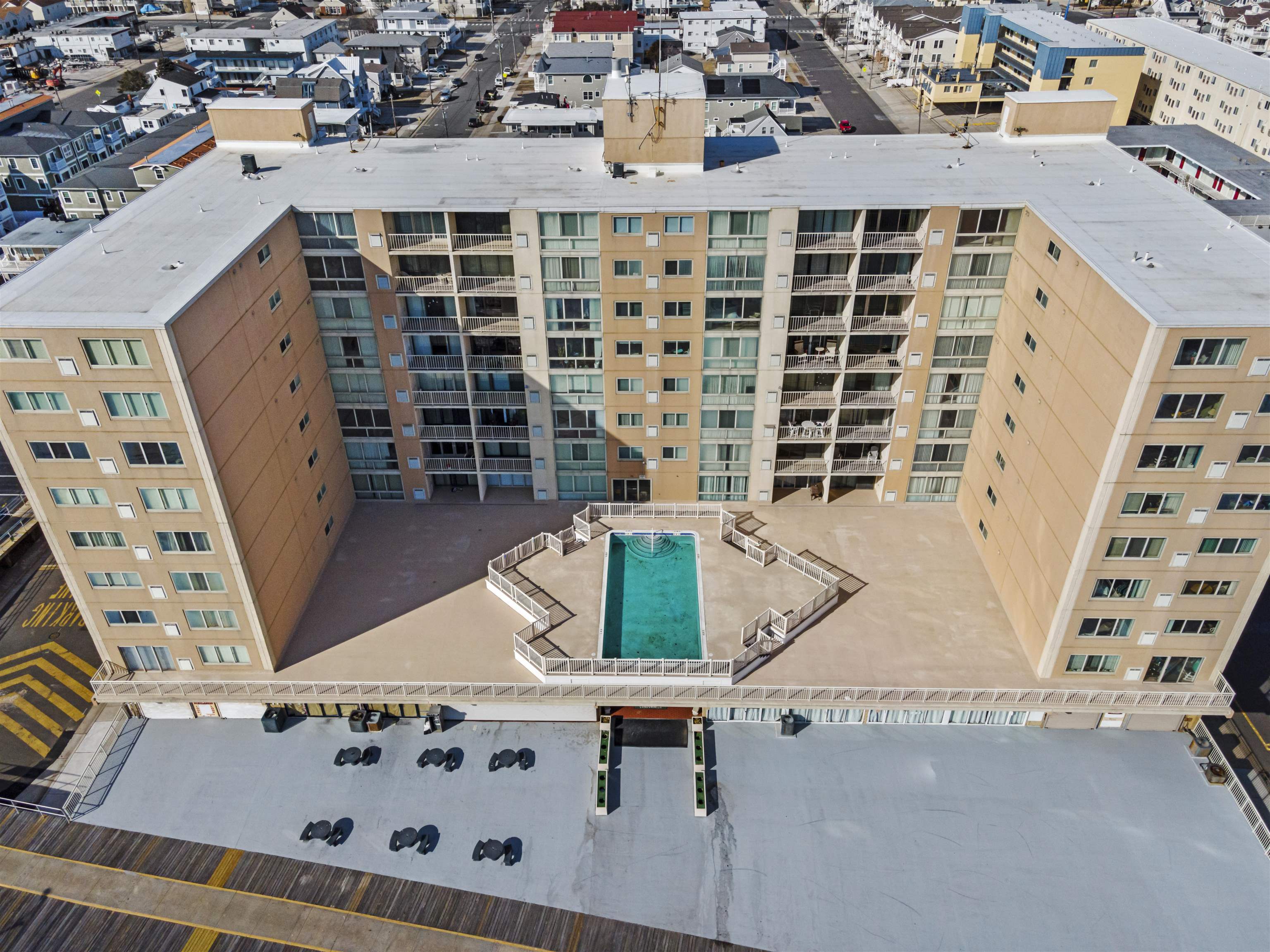 1900 Boardwalk Unit: 705