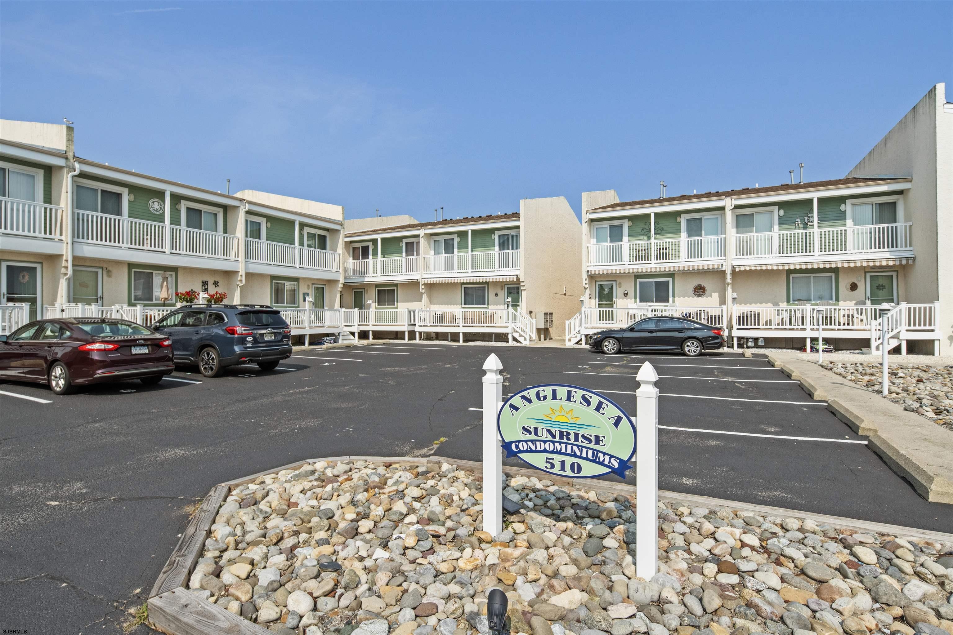 510 W Anglesea Dr Dr Unit: 18