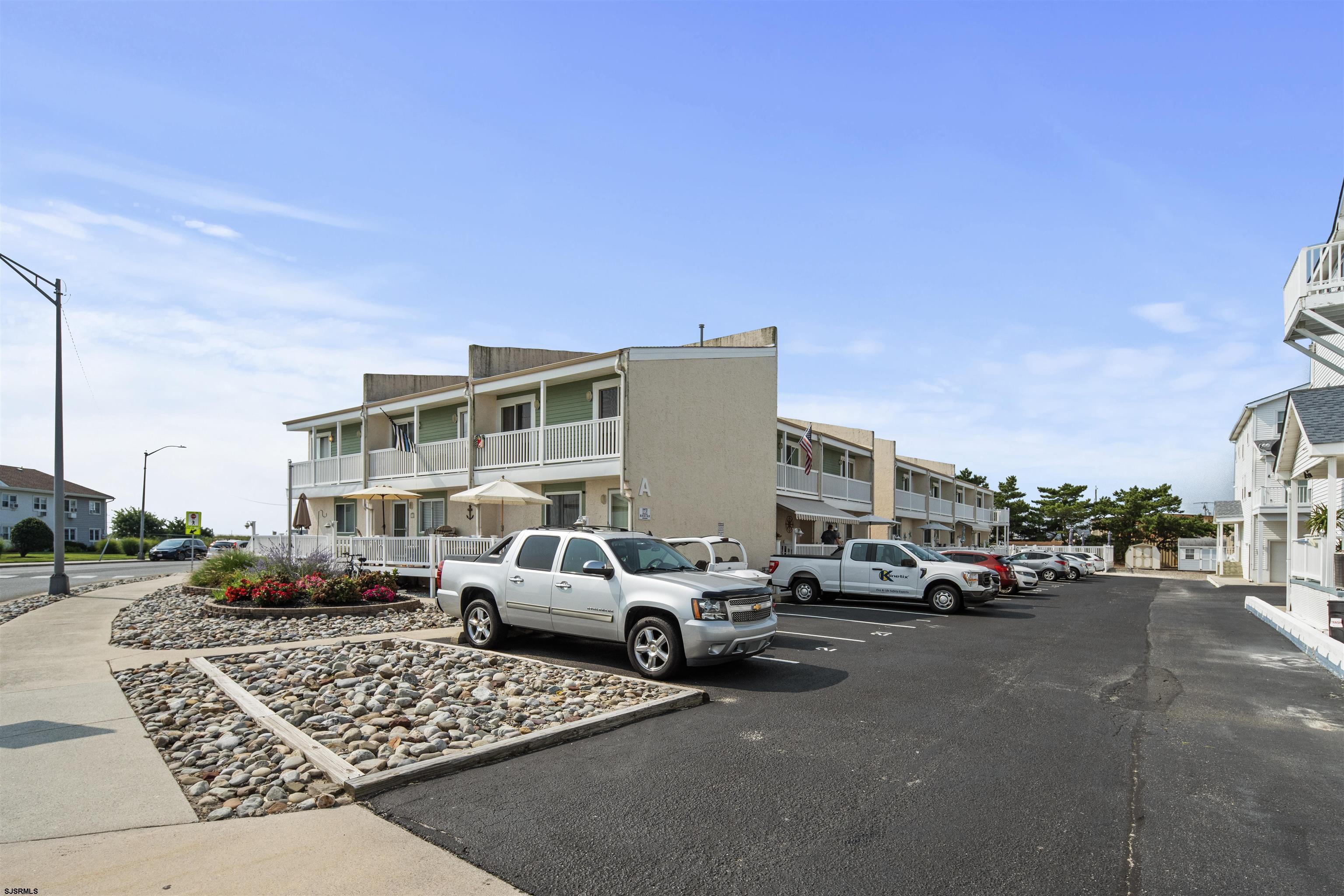 510 W Anglesea Dr Dr Unit: 18