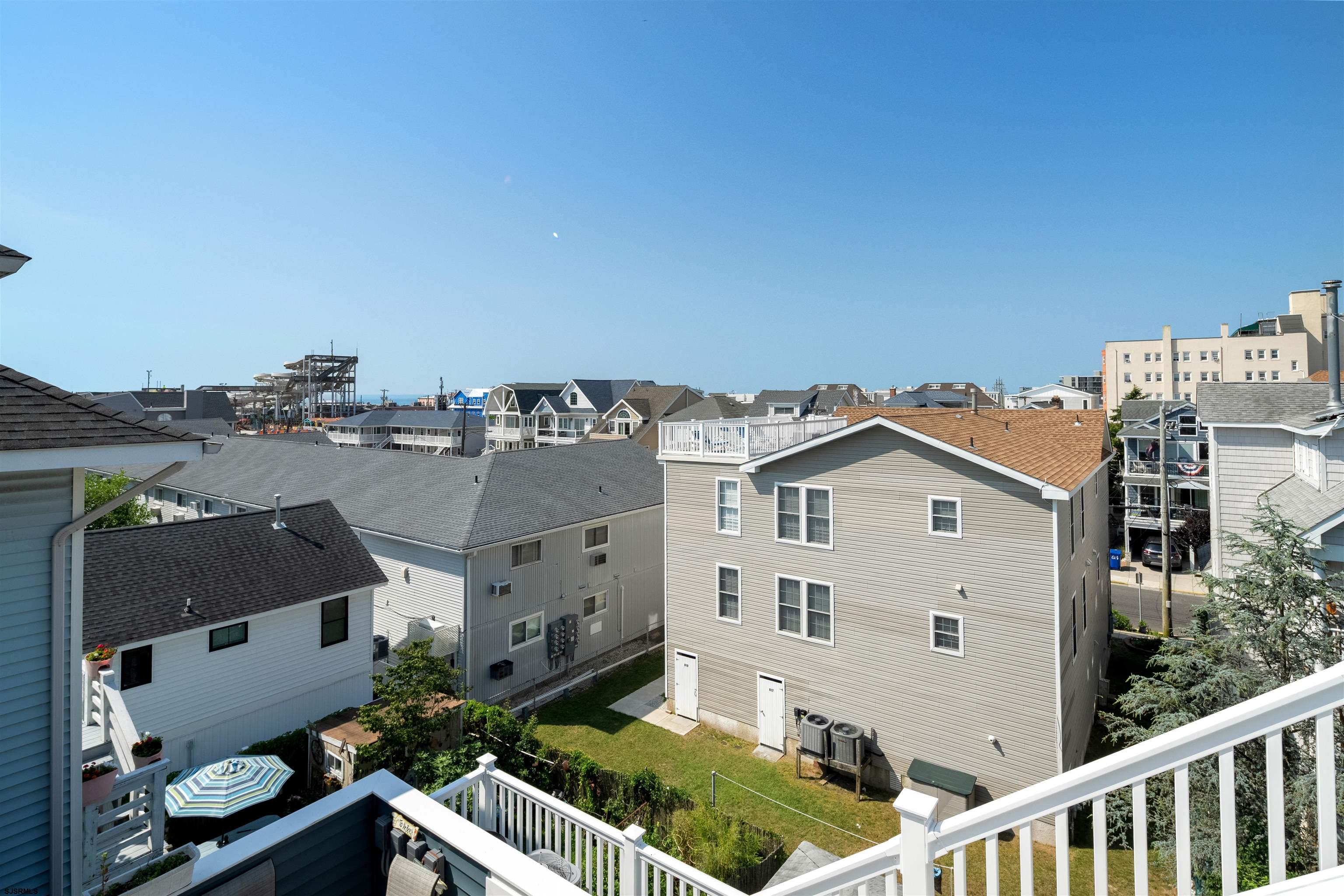 810 E 7th St Street Unit: Unit 4 - Top Floor
