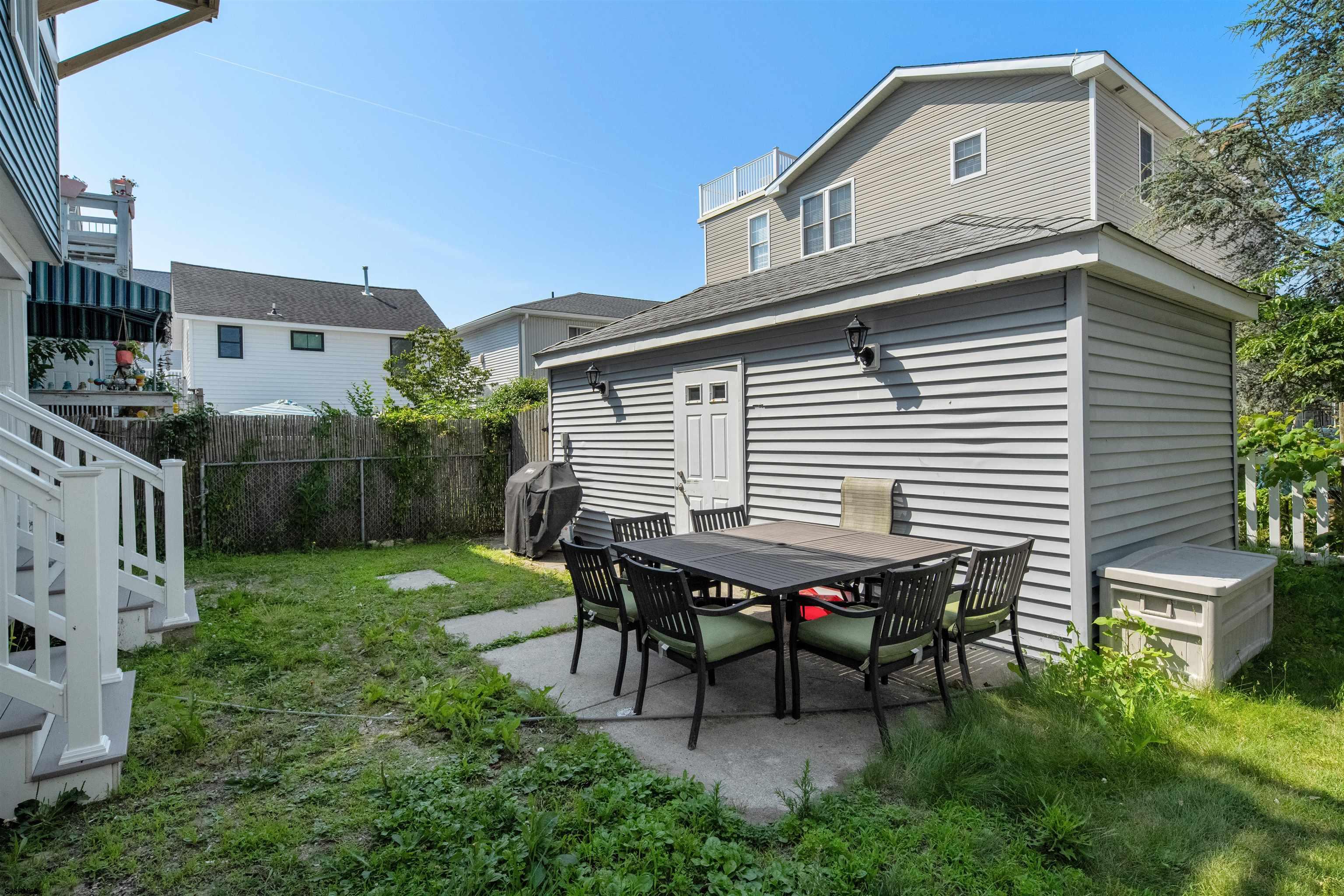 810 E 7th St Street Unit: Unit 4 - Top Floor