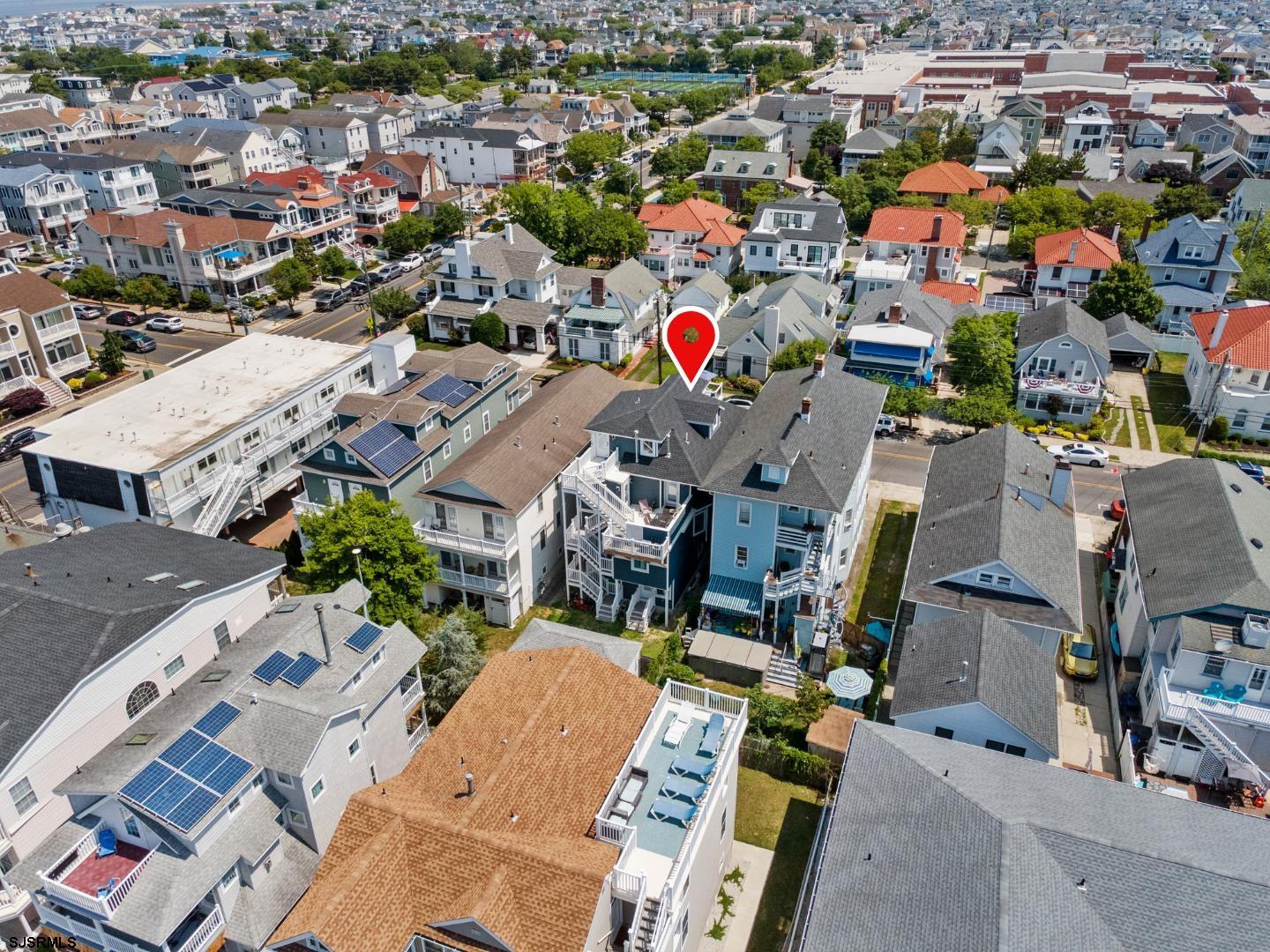 810 E 7th St Street Unit: Unit 4 - Top Floor