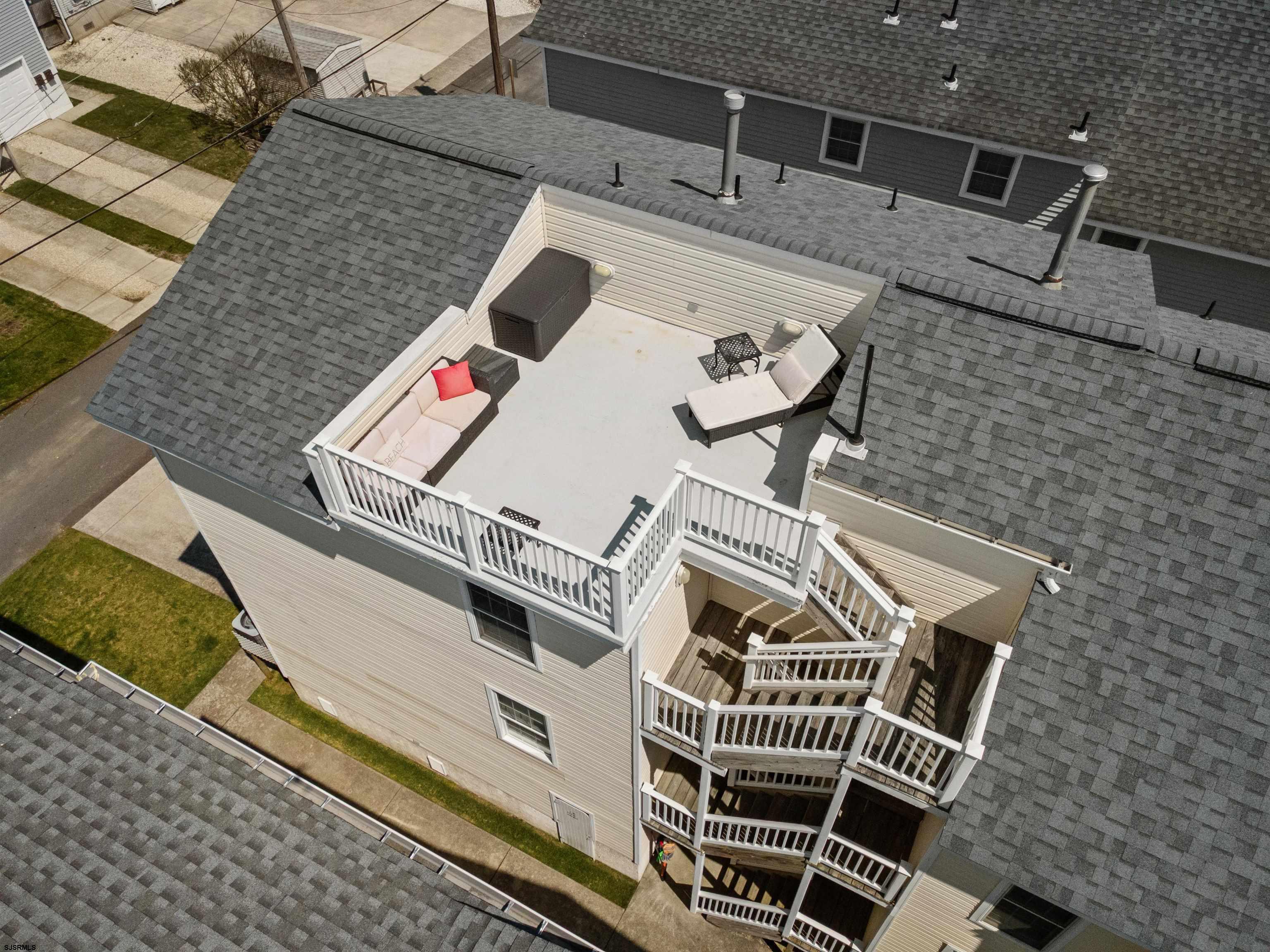 5010 West Ave Unit: 2nd Floor