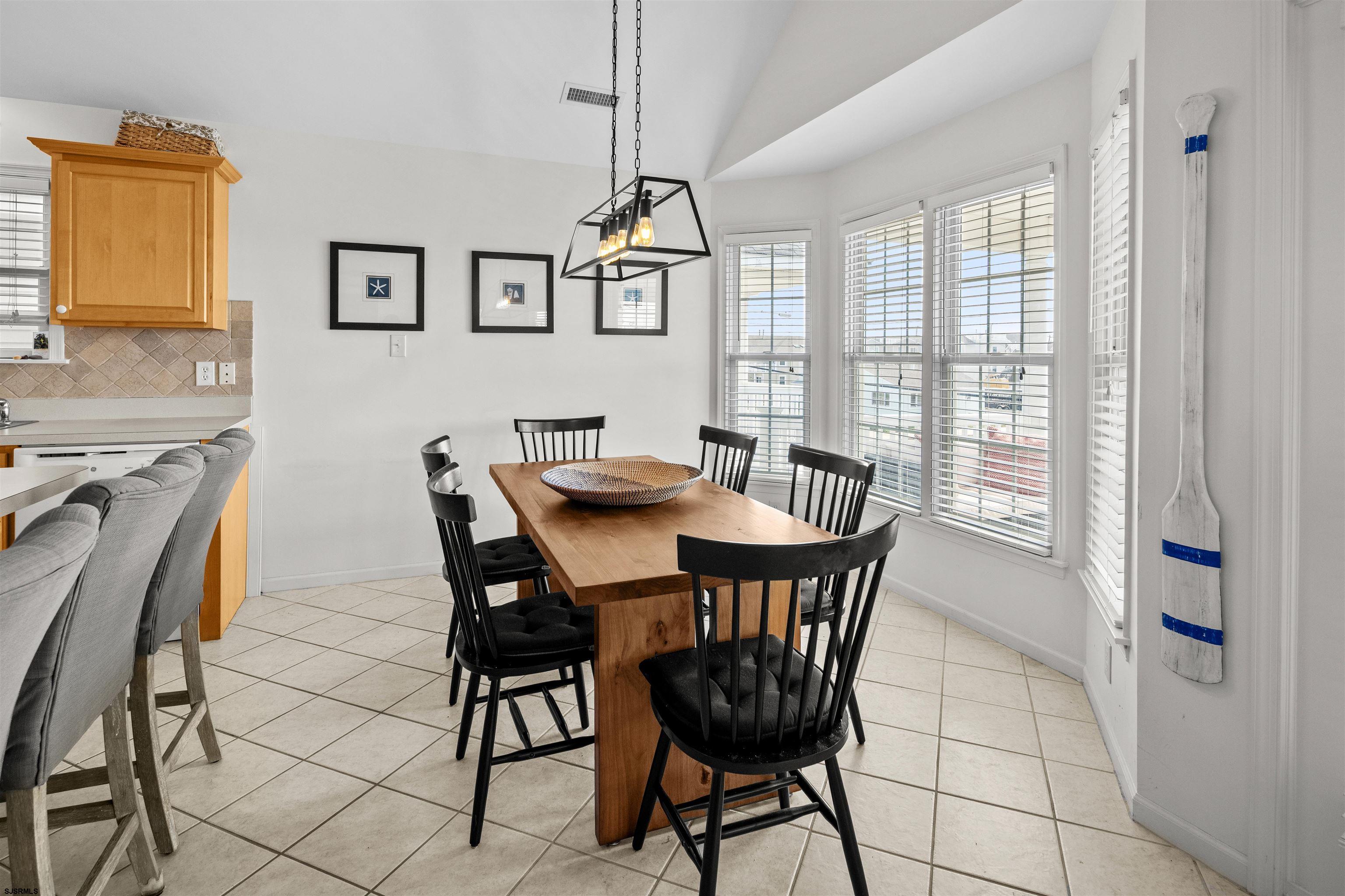 5010 West Ave Unit: 2nd Floor