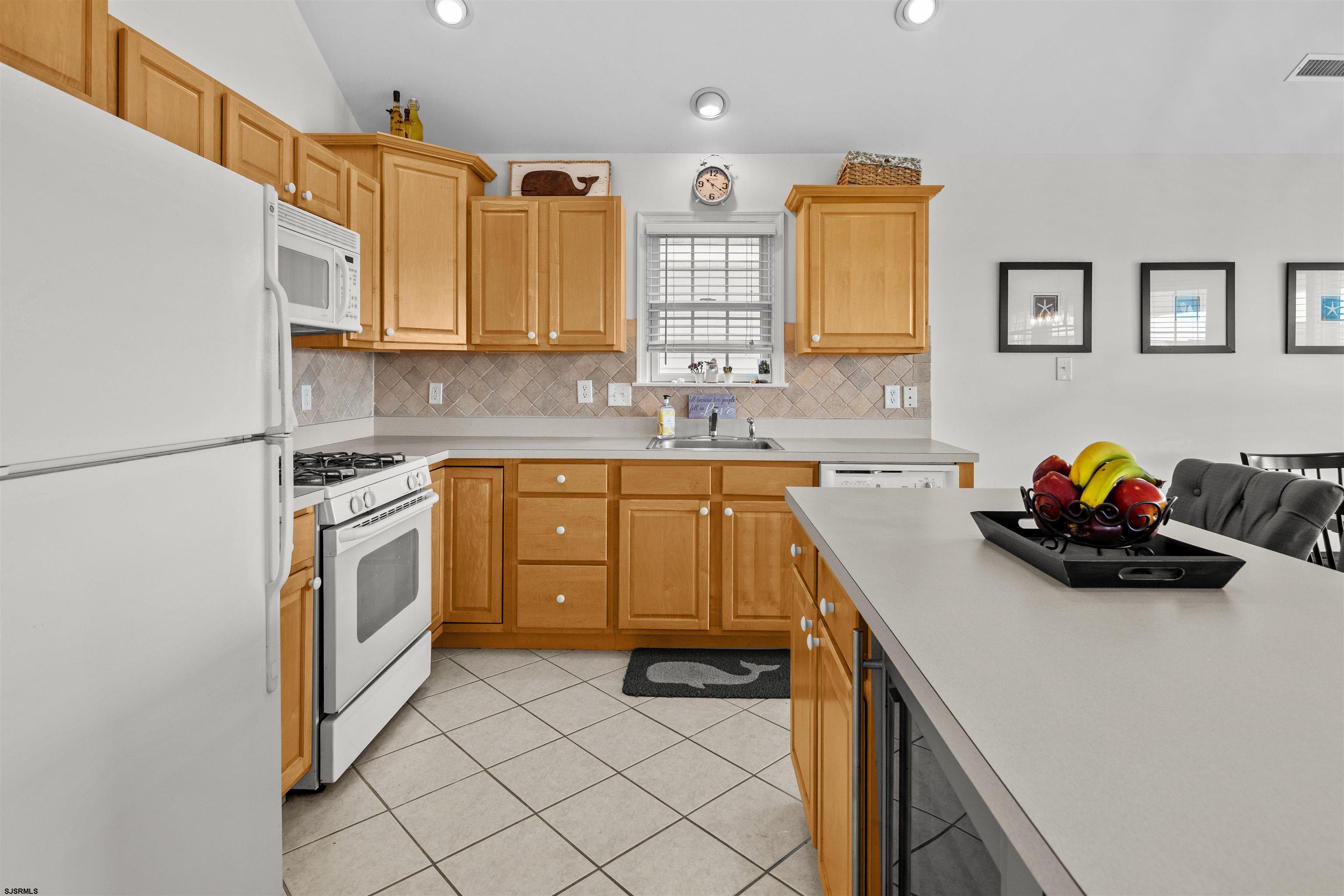 5010 West Ave Unit: 2nd Floor
