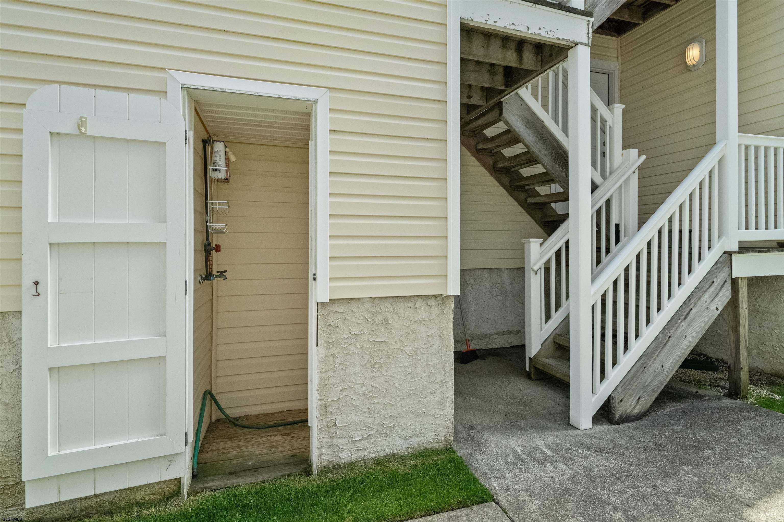 5010 West Ave Unit: 2nd Floor