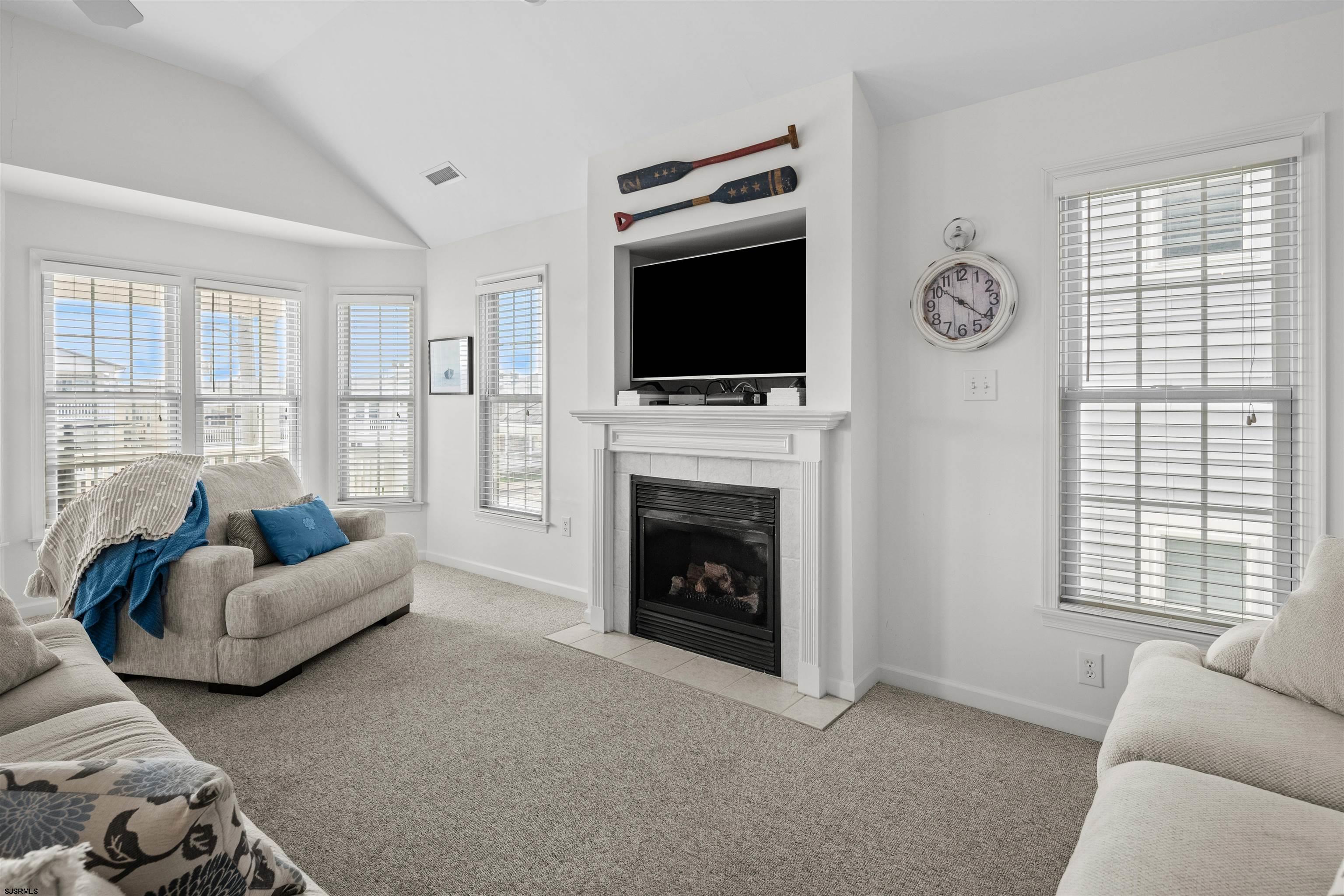 5010 West Ave Unit: 2nd Floor