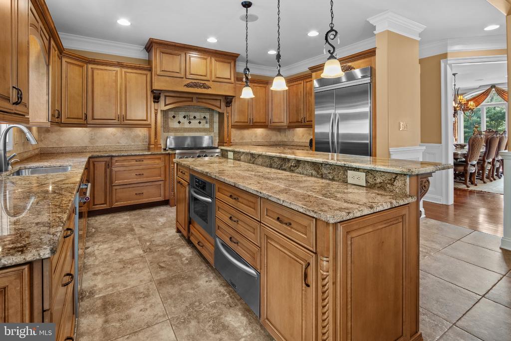 201 BLUE HERON COURT