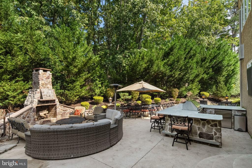 201 BLUE HERON COURT
