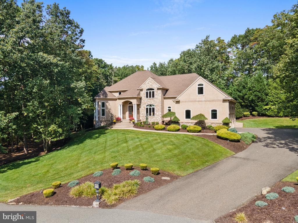 201 BLUE HERON COURT
