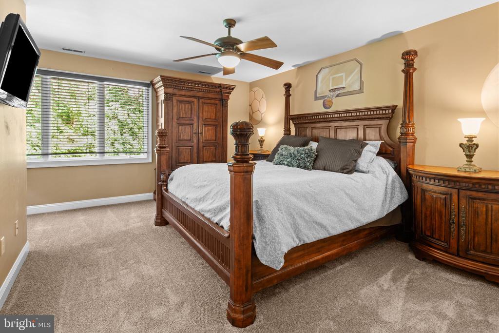 201 BLUE HERON COURT