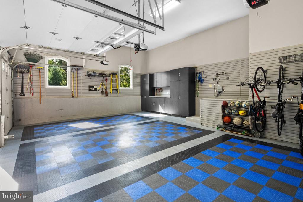 201 BLUE HERON COURT