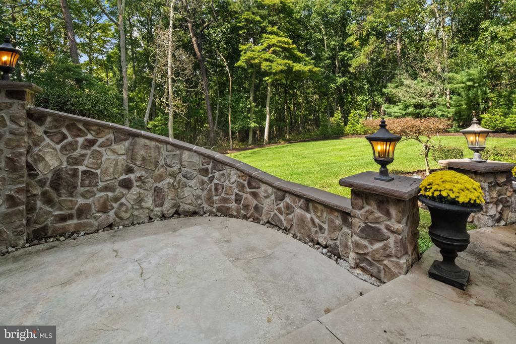 201 BLUE HERON COURT